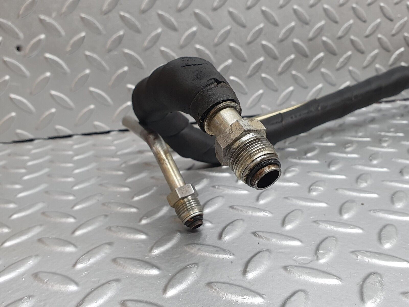 43807 Mercedes-Benz C126 380SEC Coupe Air Condition Hose Pipe 1268301415 1268301515 1269970581