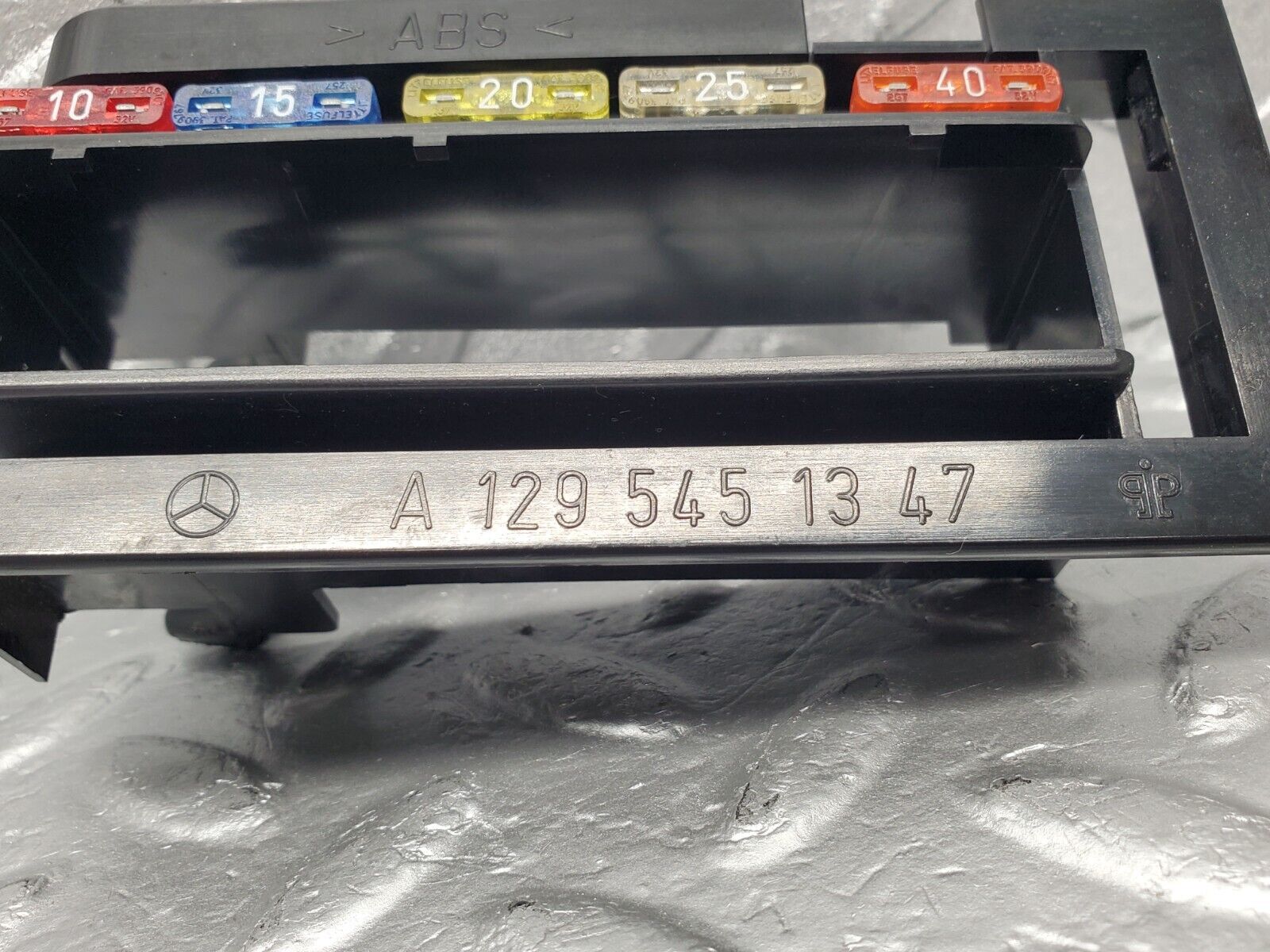 46956 Mercedes-Benz R129 320SL Coupe Trunk Boot Fuse Box 1295451347
