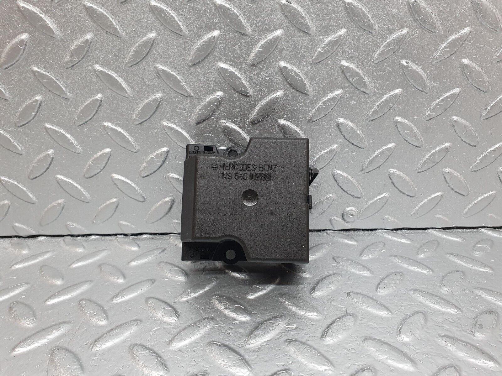 42167 Mercedes-Benz R129 320SL Coupe Fuse Box 1295400282 1295450700 1295400350