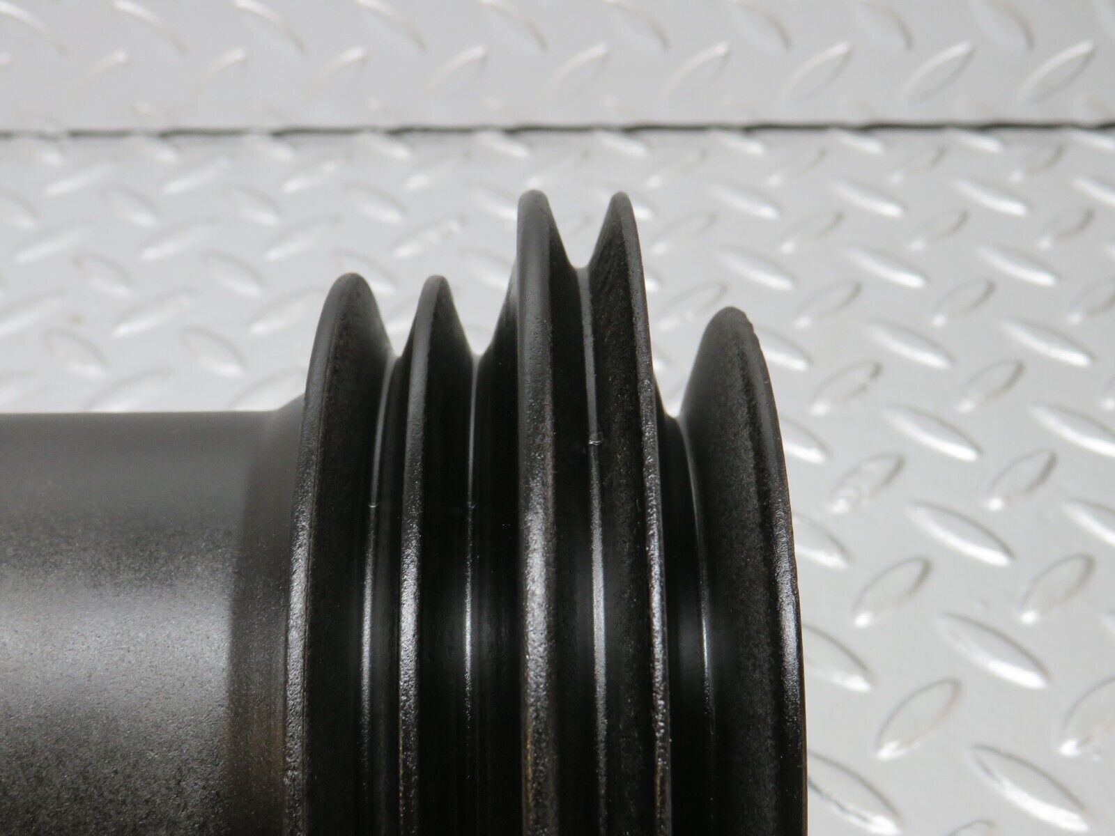 32943 Mercedes-Benz C107 R107 450 V8 Crankshaft Pulley