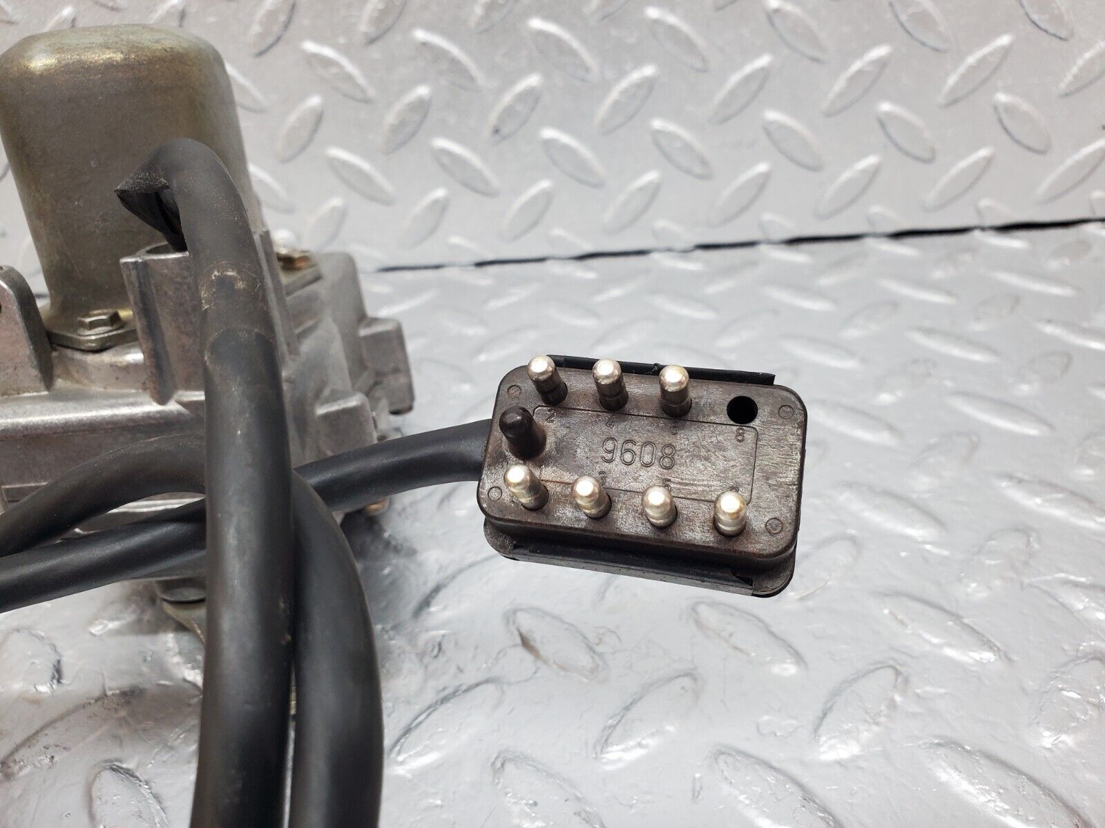 45384 Mercedes-Benz 280E M110.983 Cruise Control Actuator VDO 0015457532