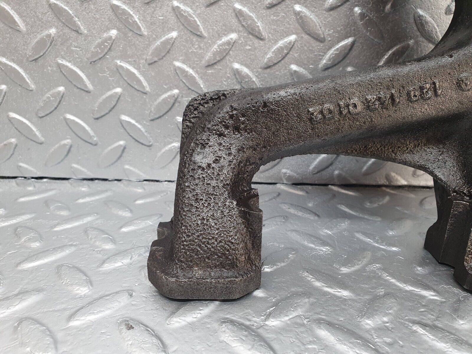 43318 Mercedes-Benz W108 280SE Exhaust Manifold Cylinder 1-3 1291420102