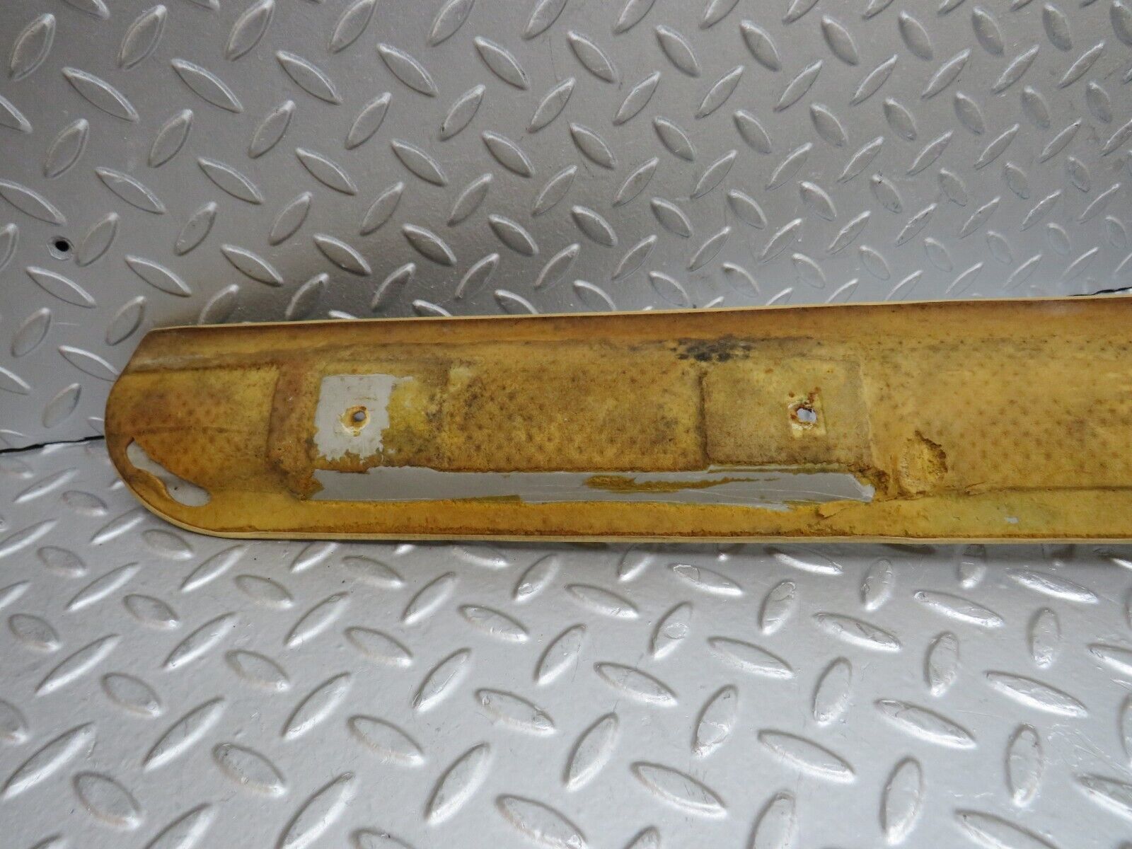 39841 Mercedes-Benz R107 350SL Hardtop C Pillar Cover Right Side Cream