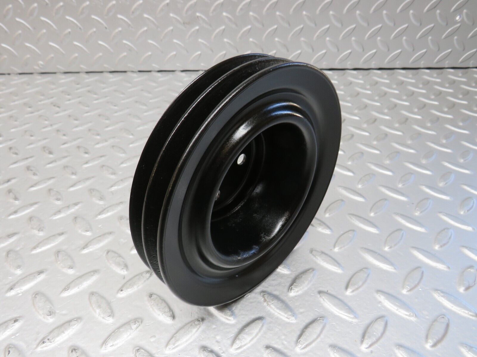 32863 Mercedes-Benz C107 R107 350 V8 Water Pump Pulley