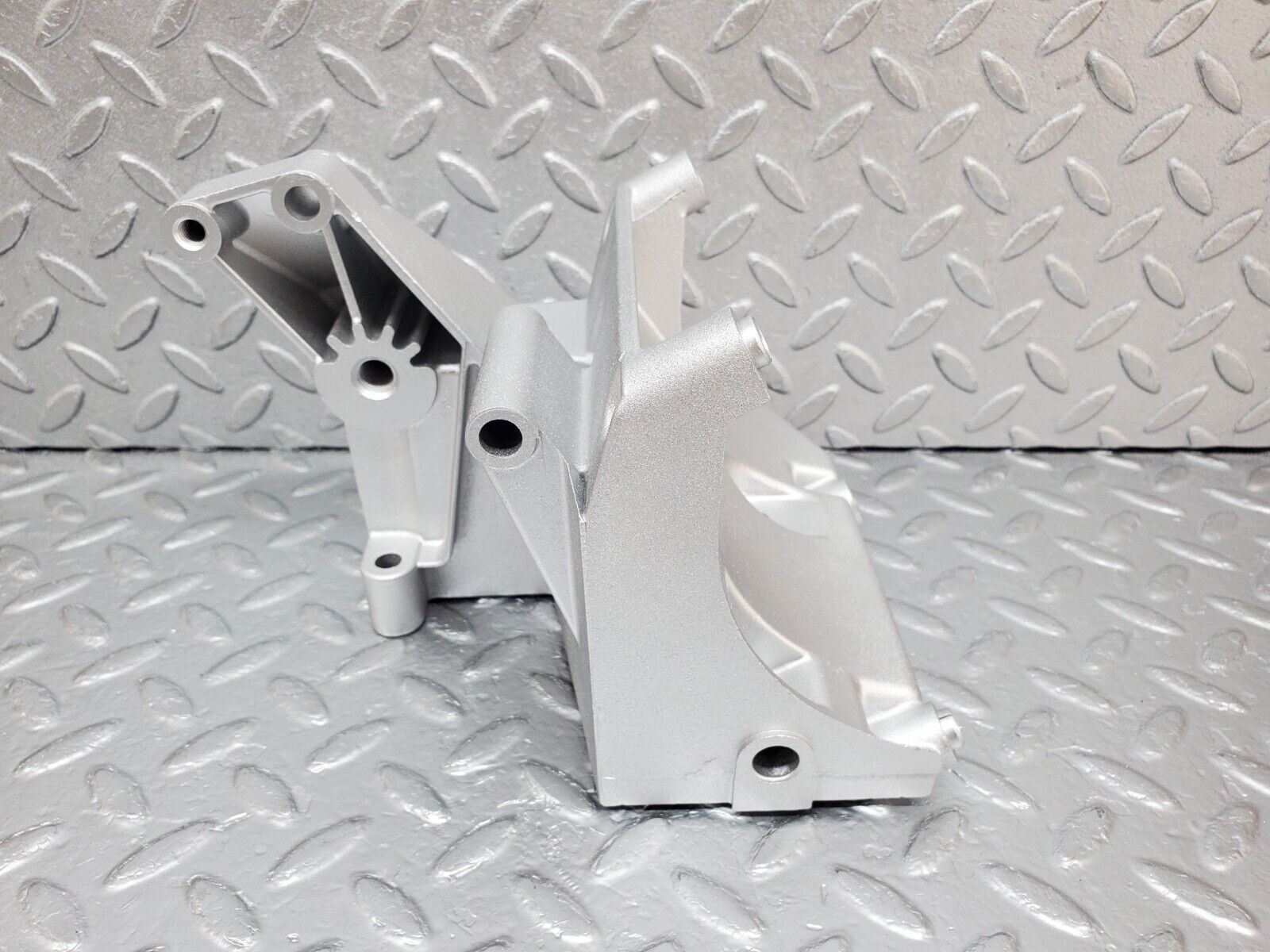 45081 Mercedes-Benz R129 300SL Coupe Power Steering Pump Bracket 1031310935