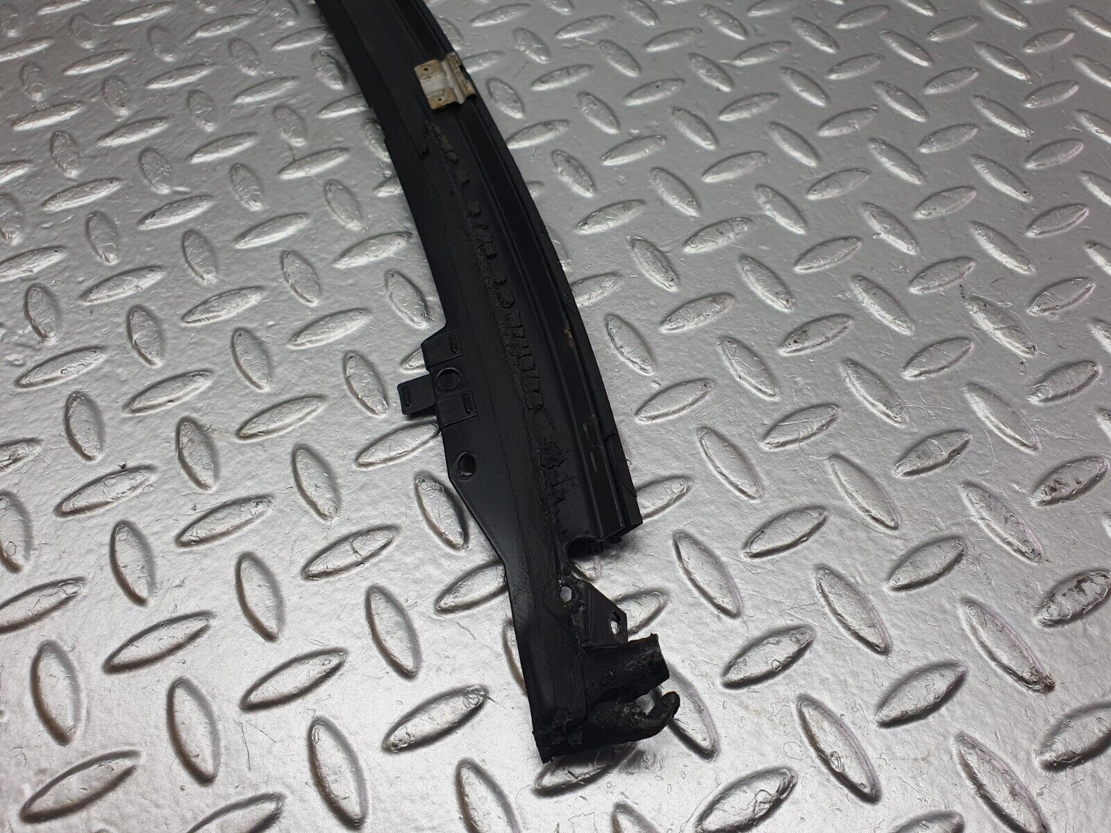 42642 Mercedes-Benz R129 320SL Coupe Front Windscreen Top Moulding Trim