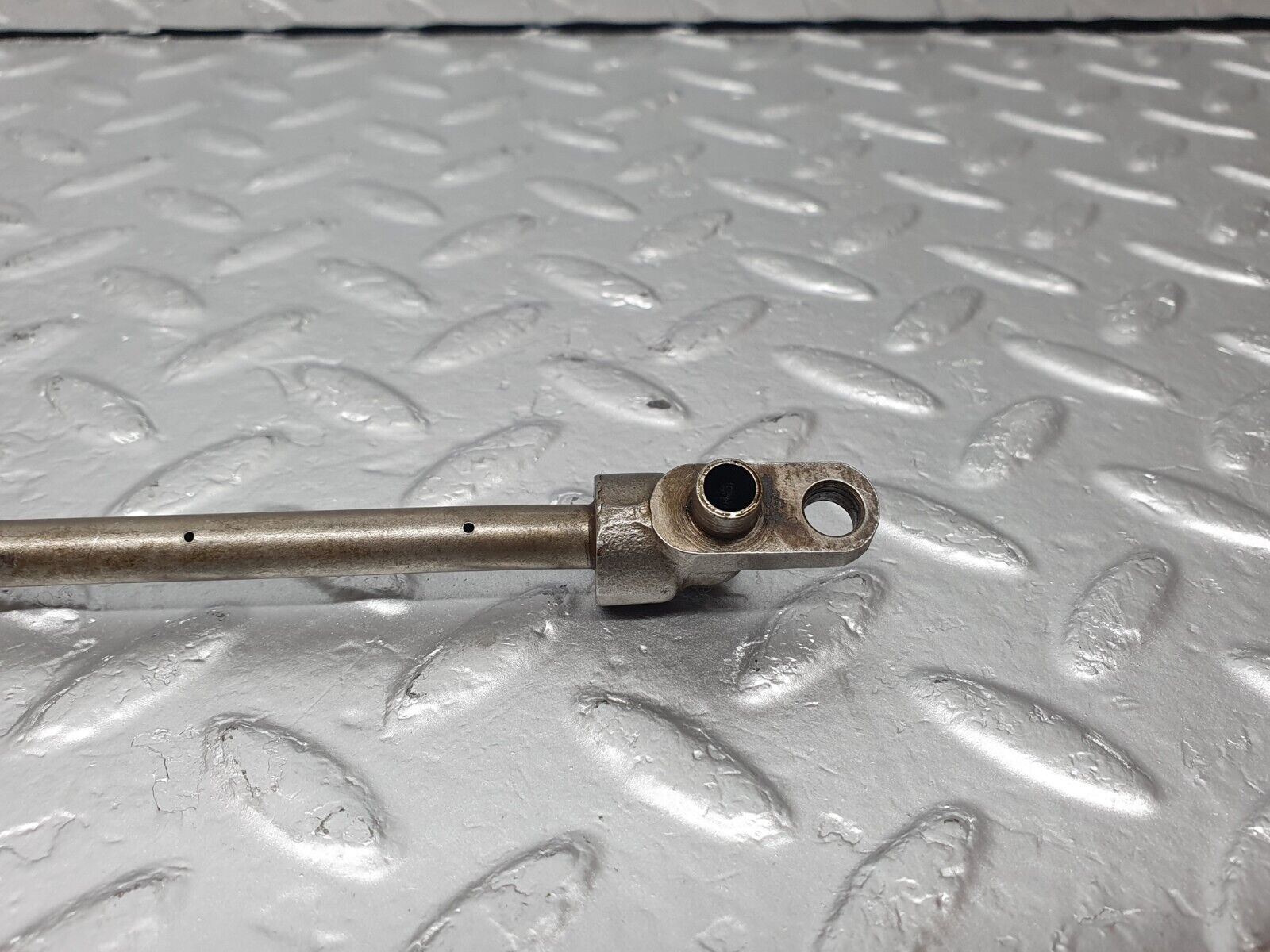 43420 Mercedes-Benz W108 280SE Camshaft Oil Tube