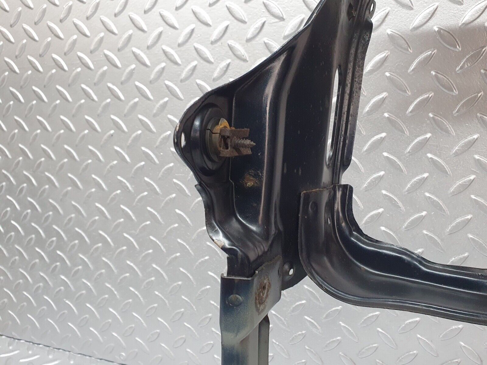 42000 Mercedes-Benz W202 C200 Front Mask Lock Carrier Panel 2028175120