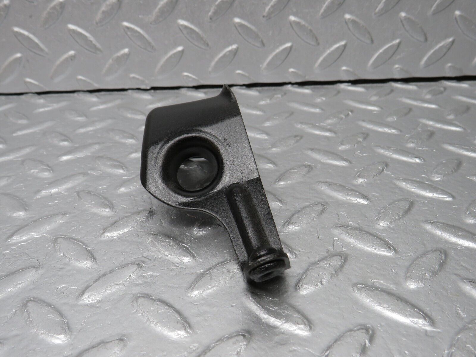 39281 Mercedes-Benz R107 500SL Starter Motor Cable Wire Bracket