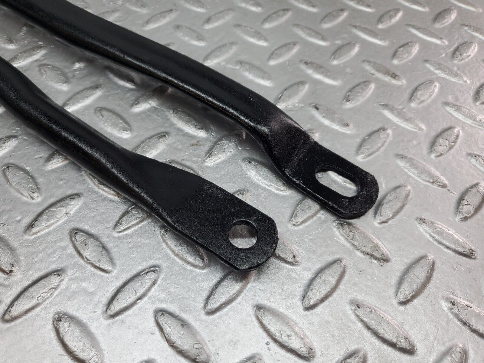 45317 Mercedes-Benz R129 300SL Coupe Rear Suspension Anti Roll Bar Support Bar 2x