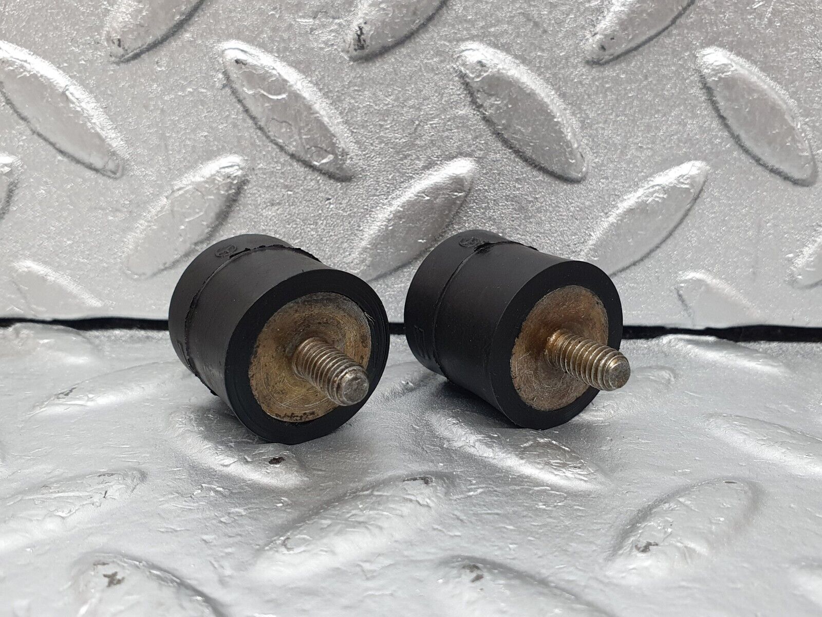 43831 Mercedes-Benz C126 380SEC Coupe Air Filter Box Housing Holder 4x