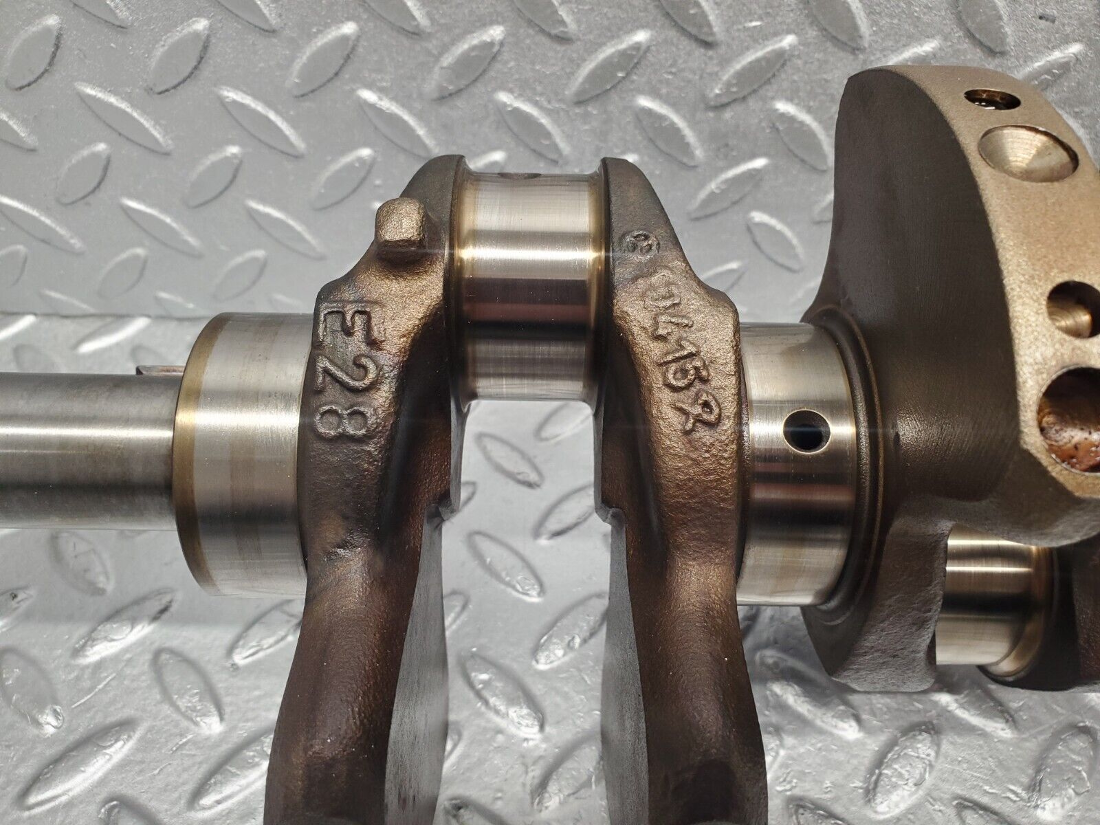 46238 Mercedes-Benz W124 280E Crankshaft