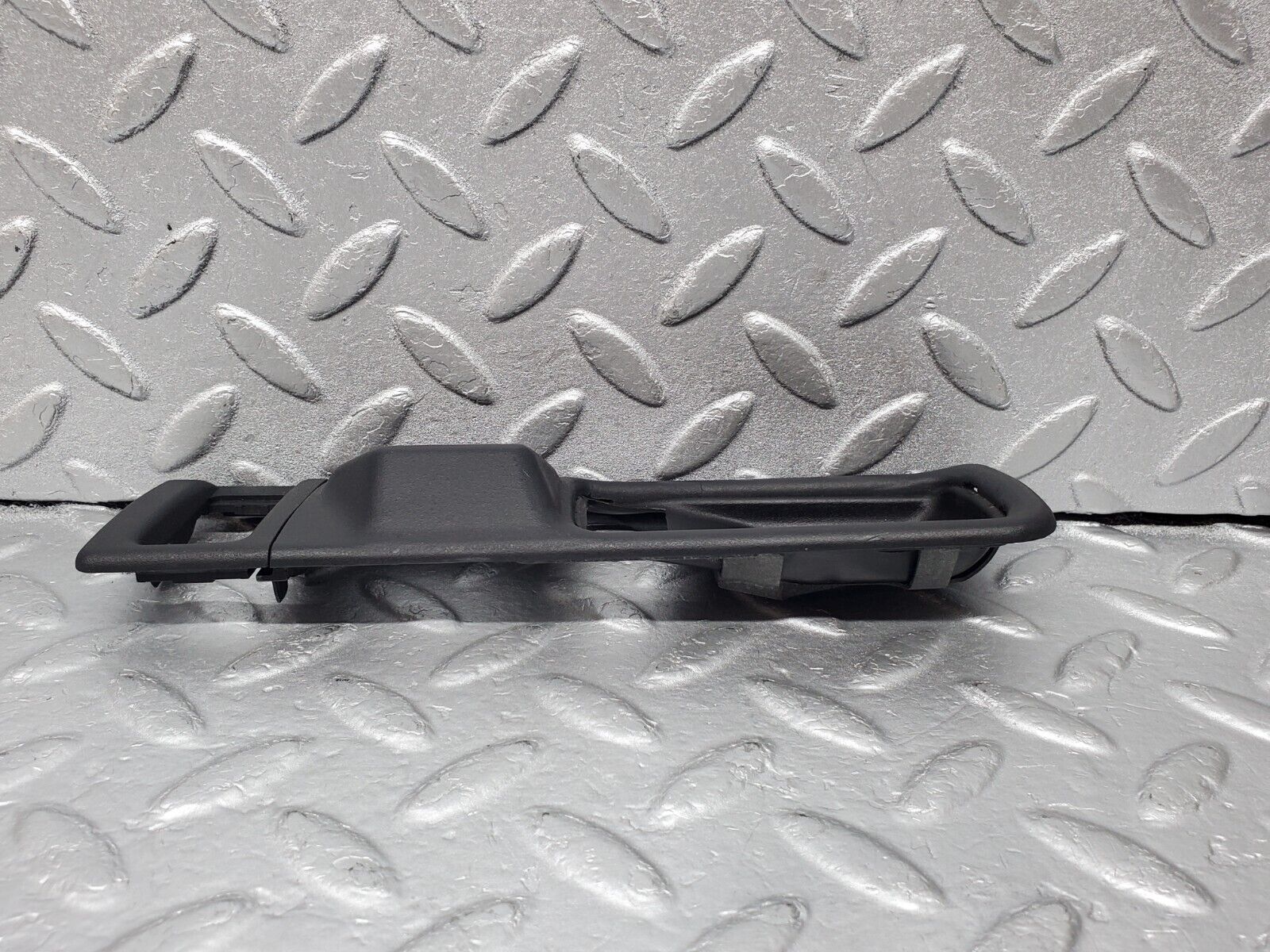 45895 Mercedes-Benz W126 420SE Rear Interior Door Handle Frame Right 1267660211 1267660491