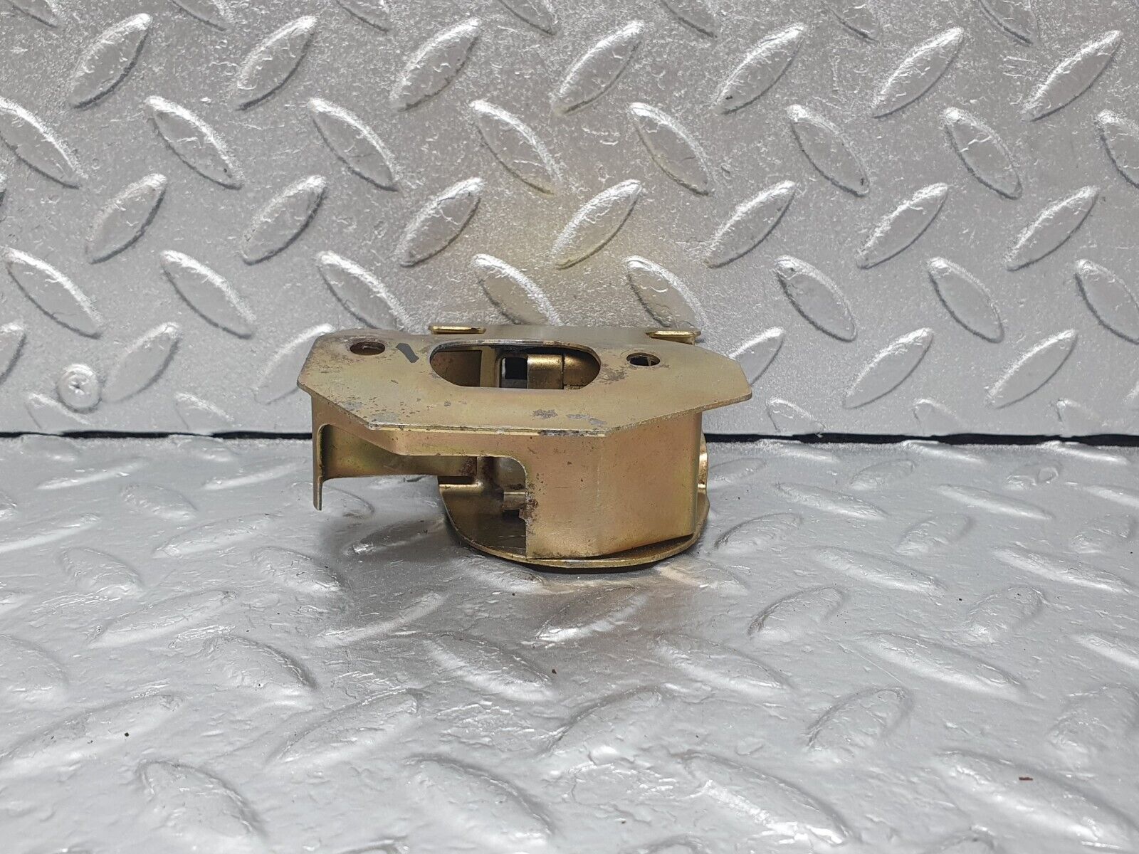 43525 Mercedes-Benz C126 380SEC Coupe Trunk Lock Latch 1267501885