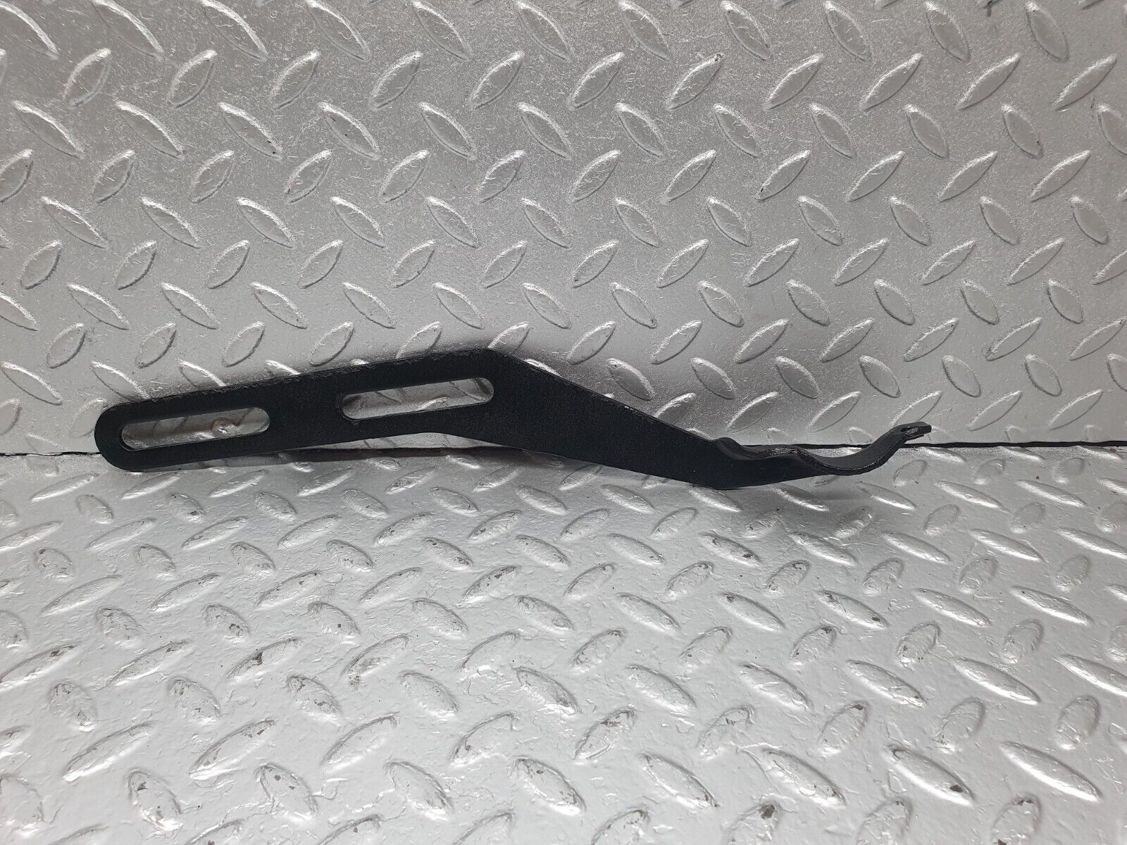 43513 Mercedes-Benz C126 380SEC Coupe Exhaust Bracket