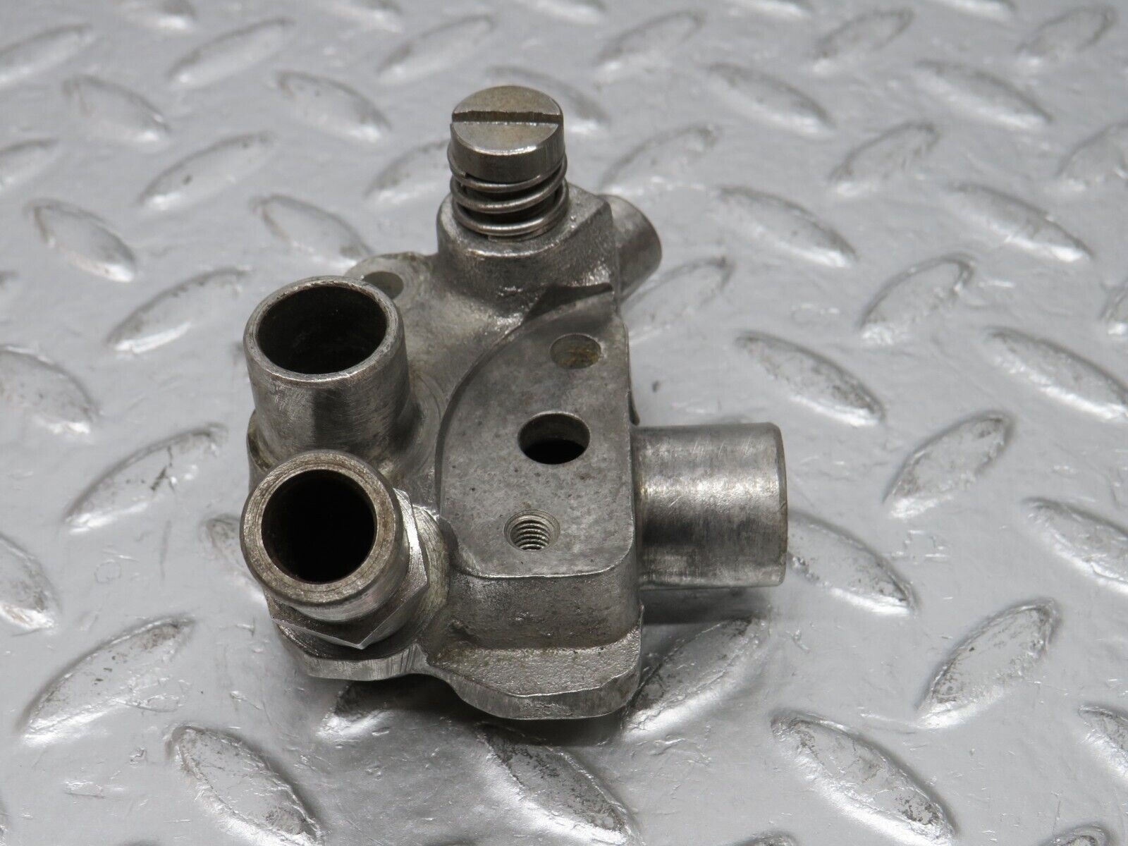 32767 Mercedes-Benz C107 R107 350 V8 Auxiliary Air Valve 1160940012