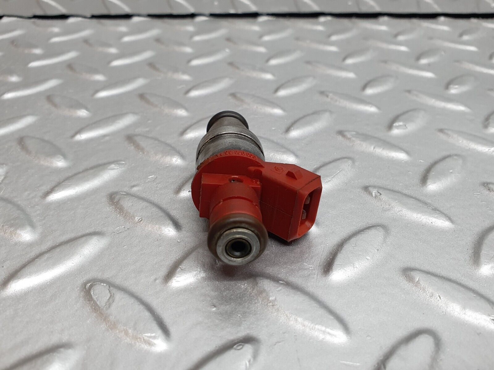 42057 Mercedes-Benz W202 C200 Fuel Injector Siemens 0000788523