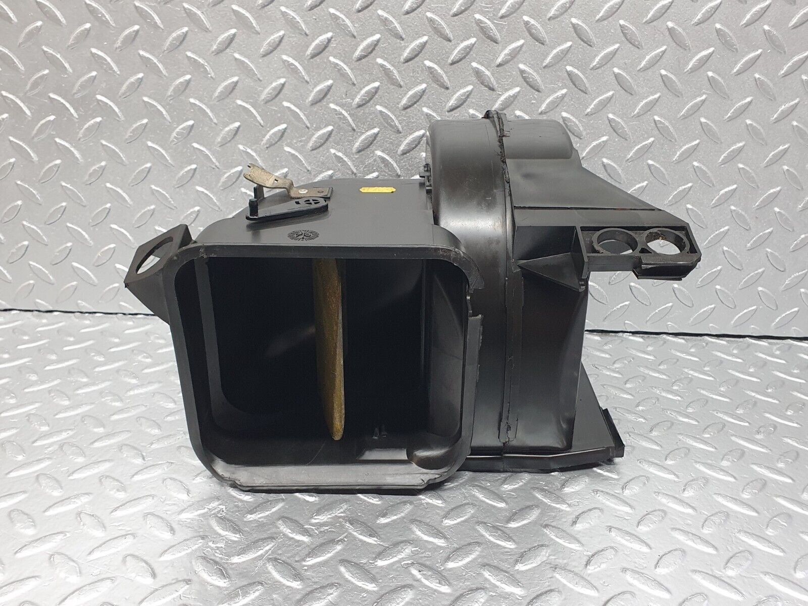 42139 Mercedes-Benz V123 240D LWB Heater Box Blower Housing 1238300208