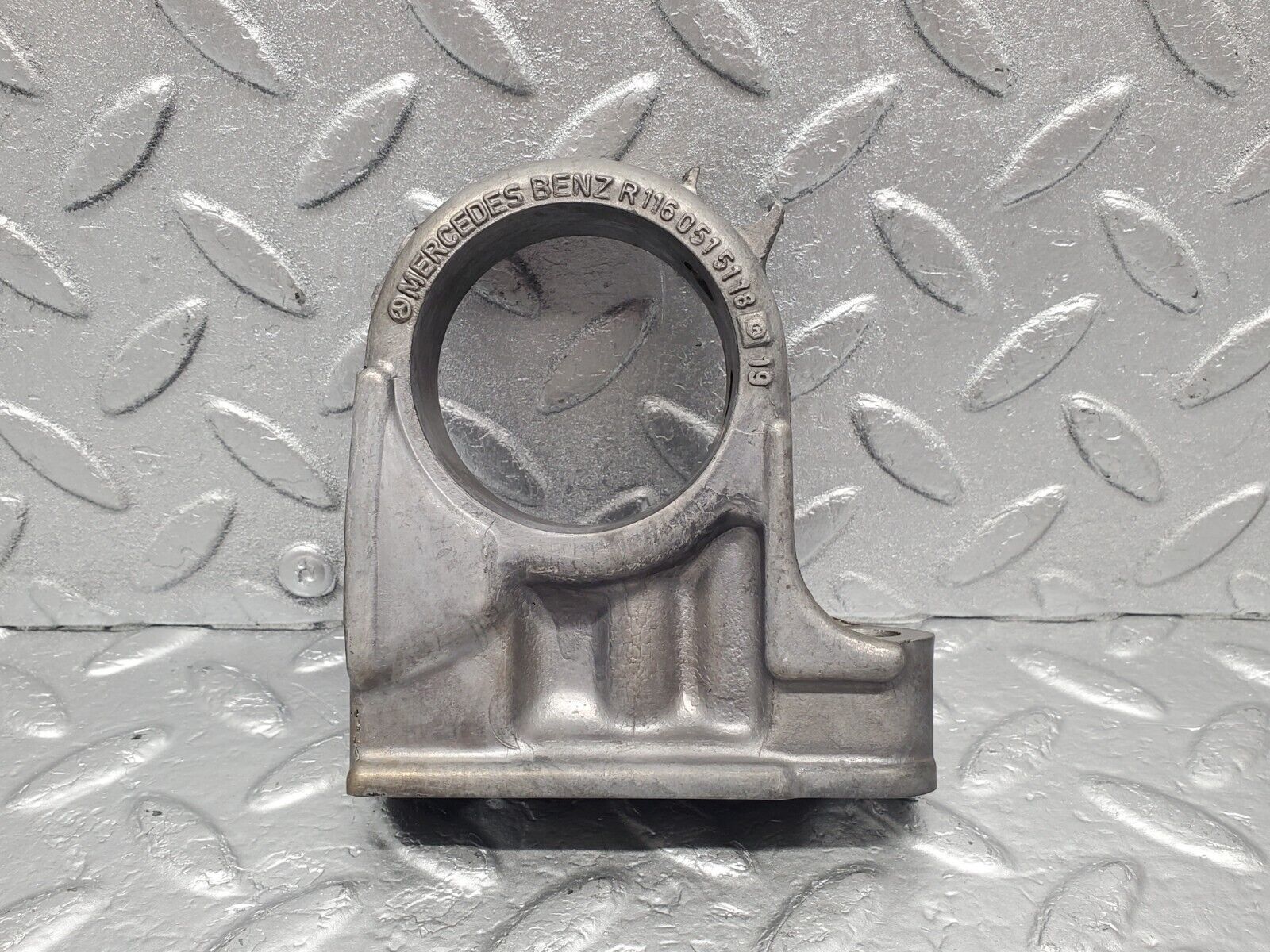 46264 Mercedes-Benz W126 420SE Camshaft Tower Bearing 1160515118