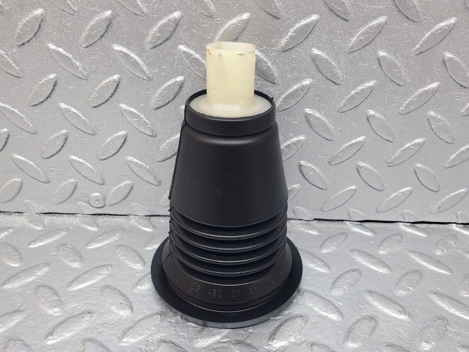 45736 Mercedes-Benz W126 420SE Steering Column Rubber Cover 1264620196