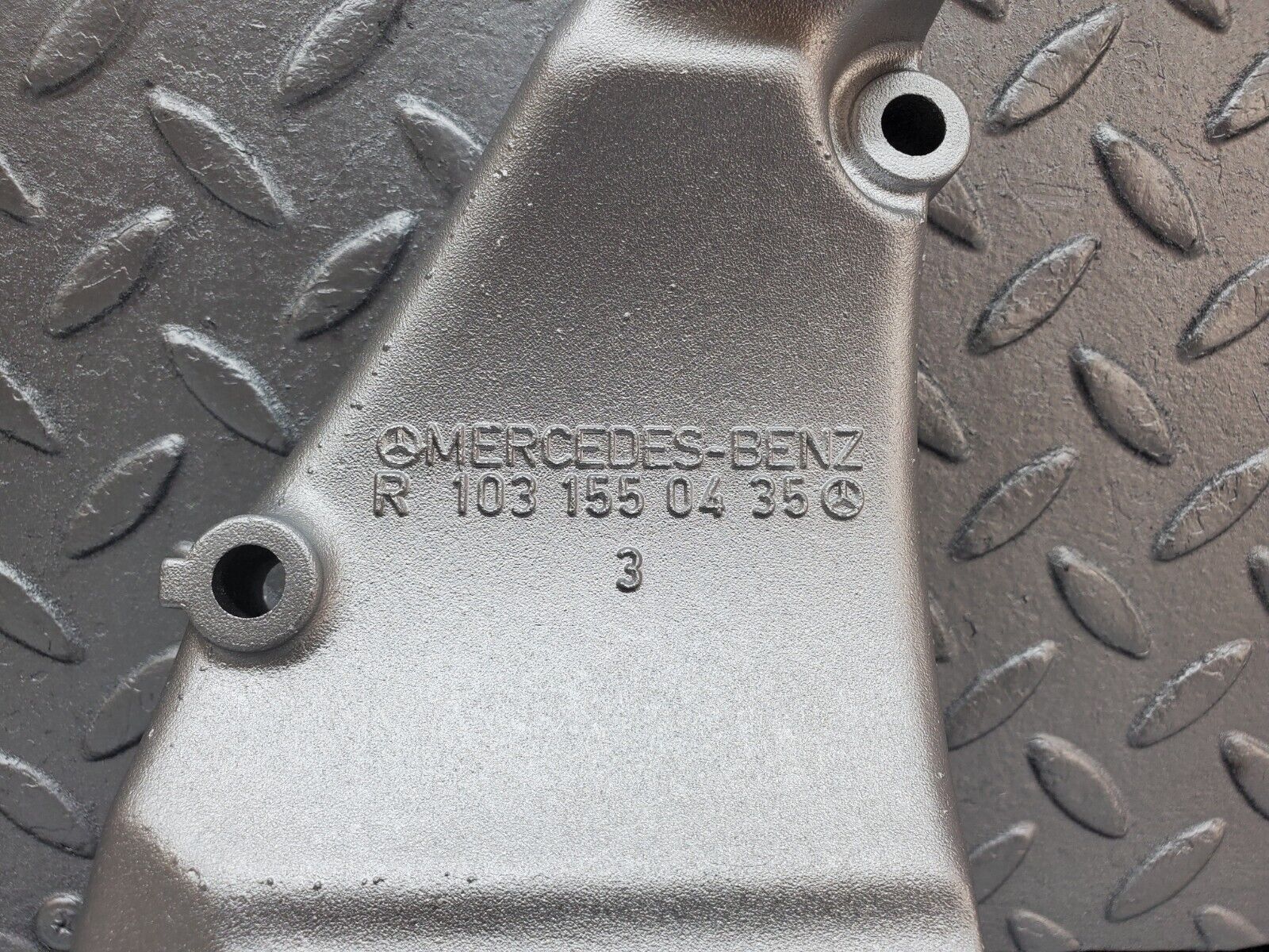 45080 Mercedes-Benz R129 300SL Coupe Alternator Generator Bracket 1031550435