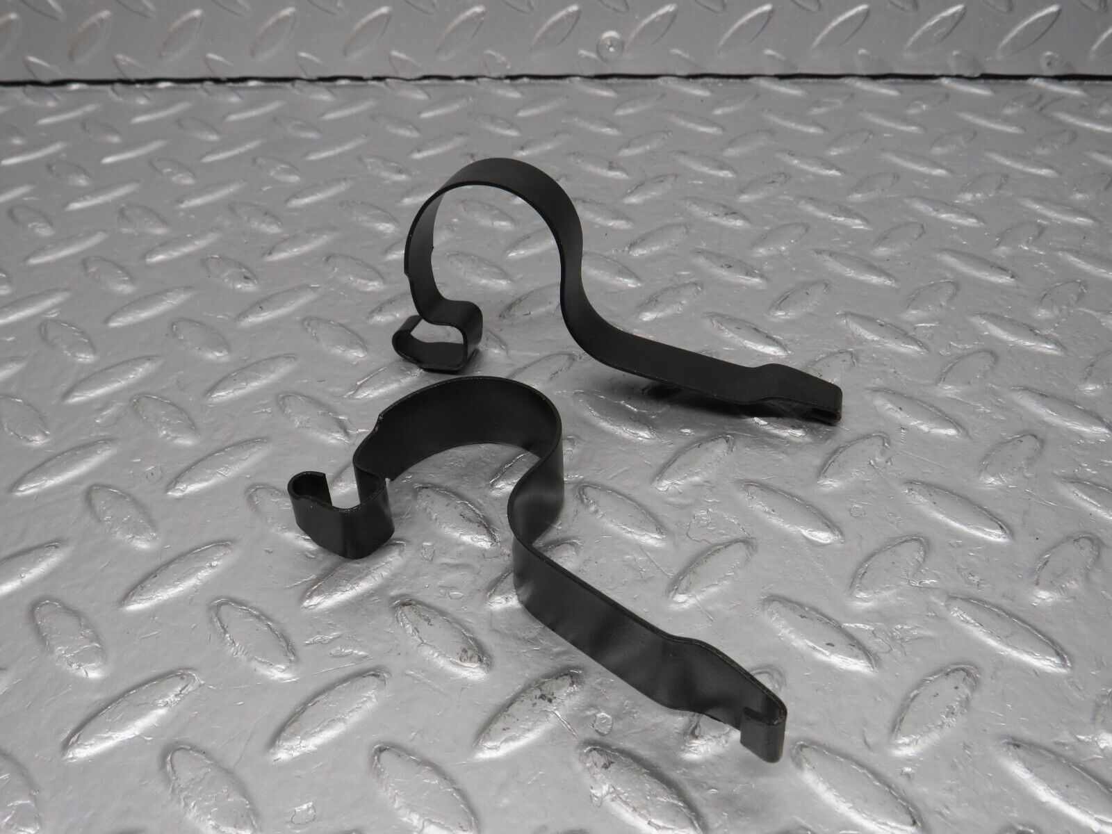 40176 Mercedes-Benz R107 350SL Radiator Fan Shroud Holder Bracket 2x