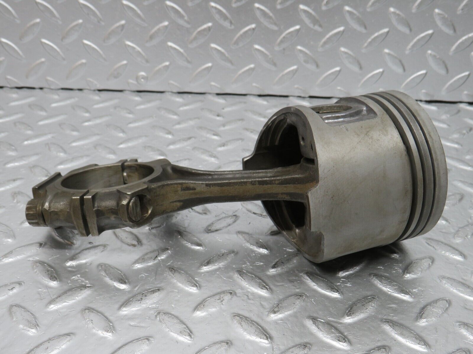 32777 Mercedes-Benz C107 R107 350 V8 Piston With Connecting Rod 92mm 11607