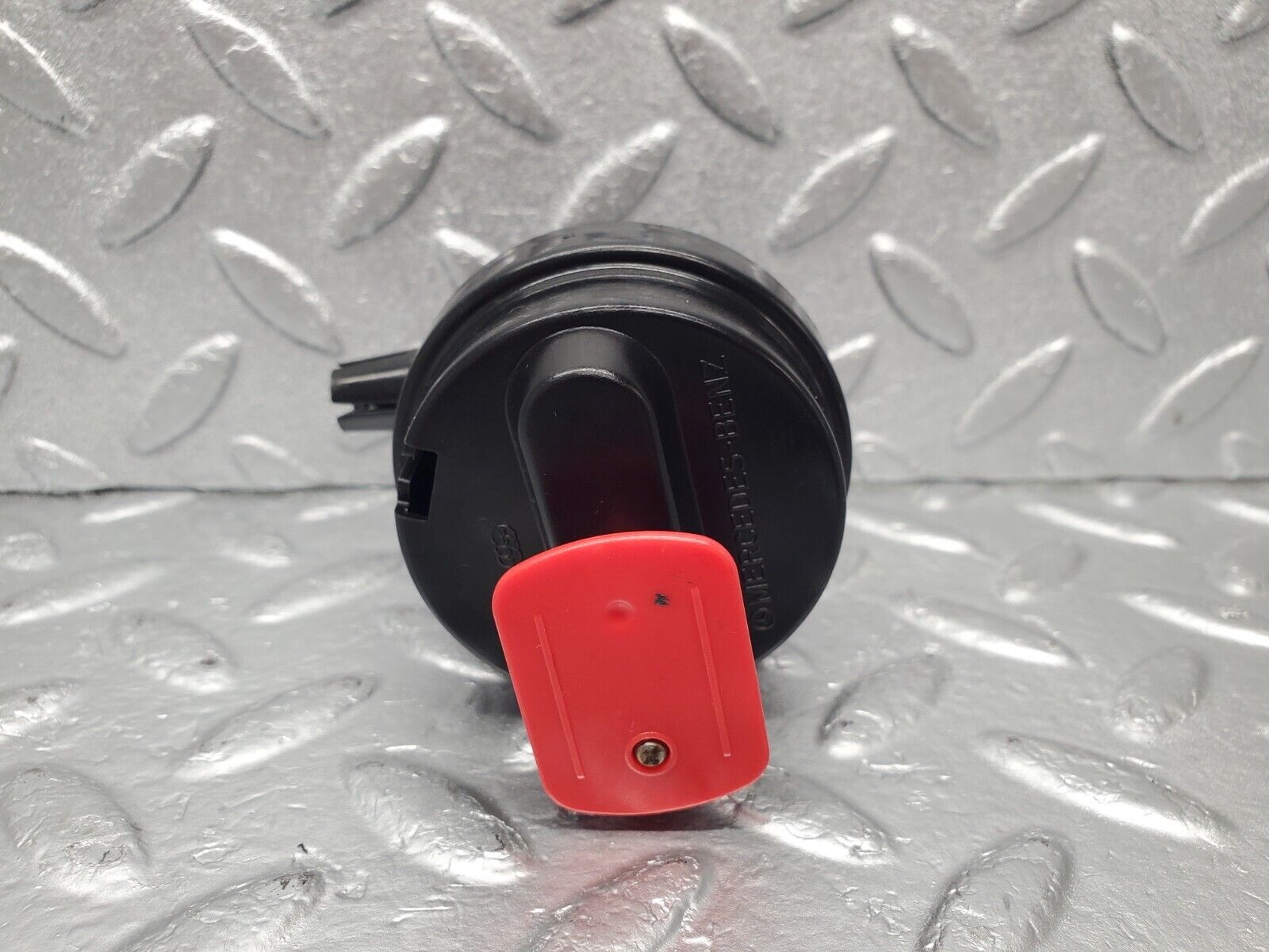 46992 Mercedes-Benz R129 320SL Coupe Fuel Tank Flap Cap Vacuum Actuator