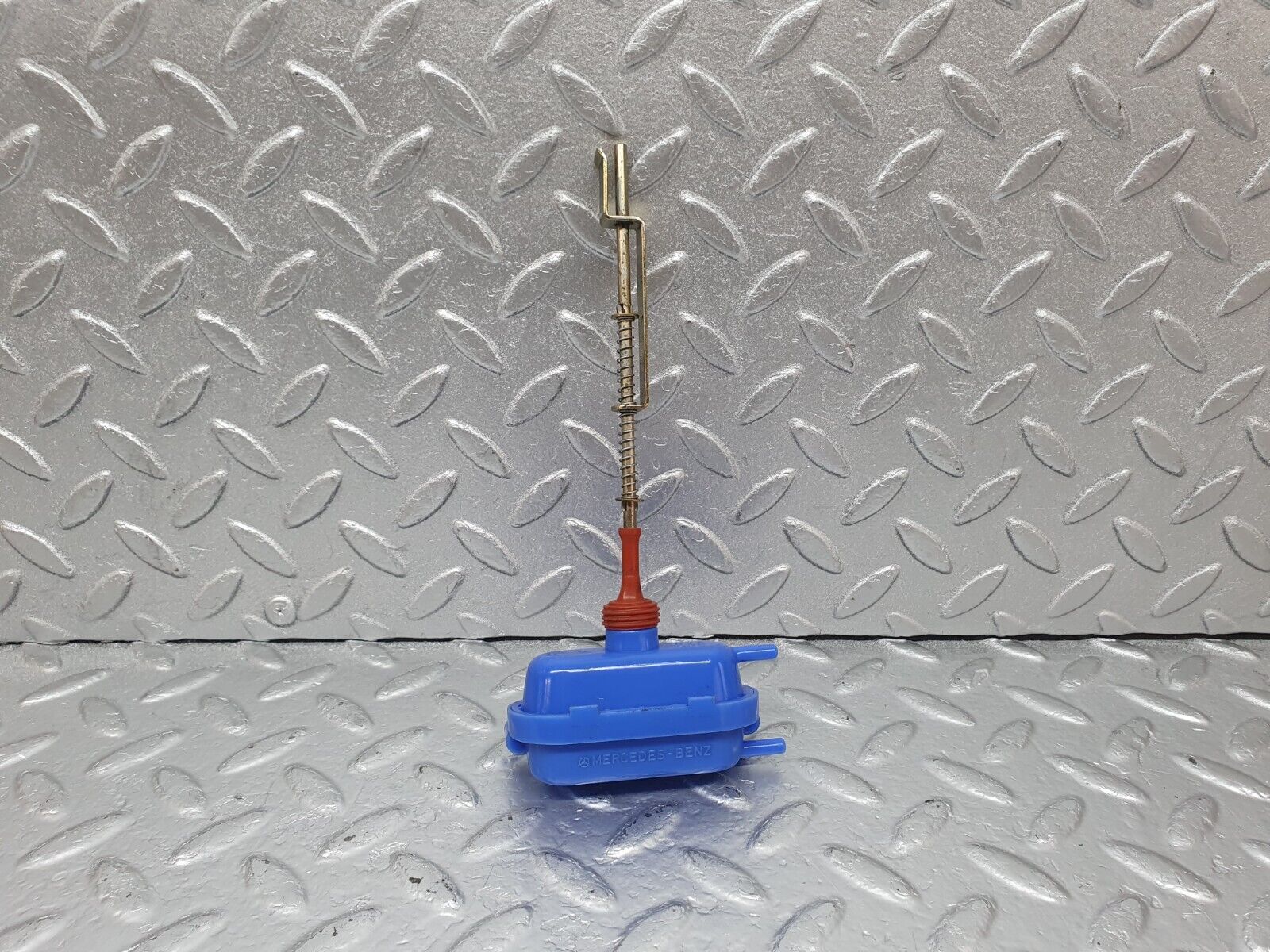 43975 Mercedes-Benz C123 230CE Coupe Trunk Lock Vacuum Actuator