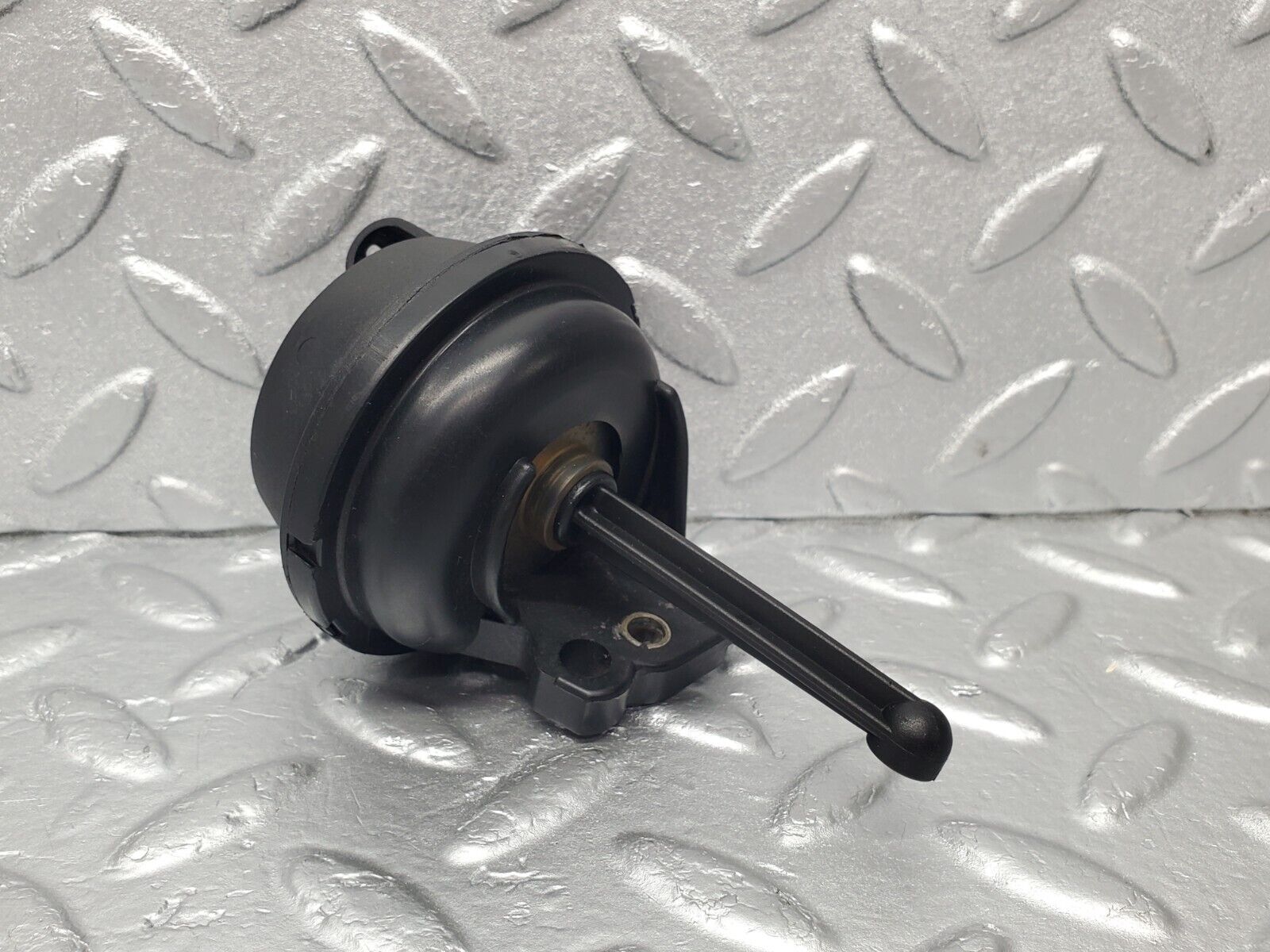 46933 Mercedes-Benz R129 320SL Coupe Vacuum Valve 1121410069