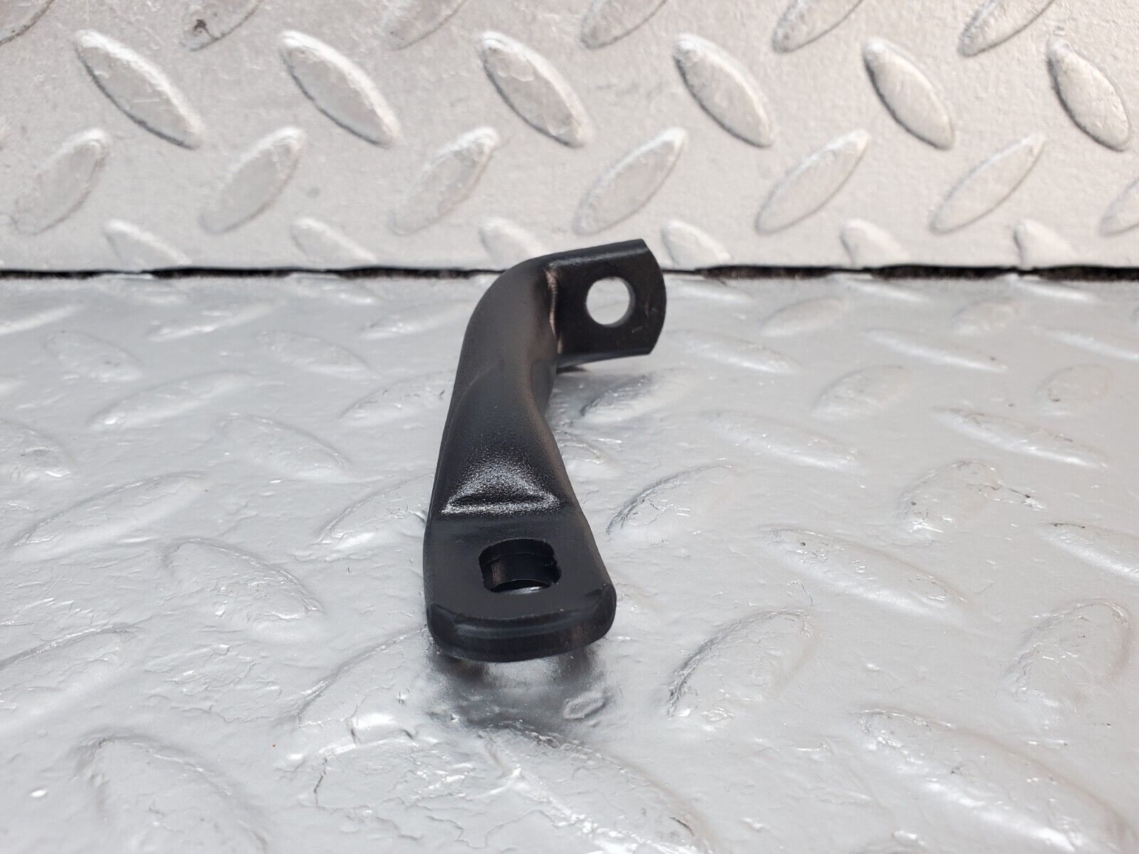 45400 Mercedes-Benz 280E M110.983 Power Steering Pump Holder Bracket