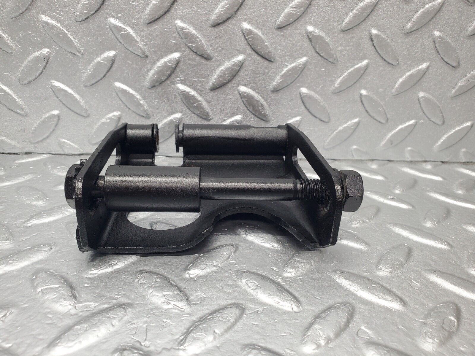 46635 Mercedes-Benz C123 280CE Coupe Alternator Generator Bracket