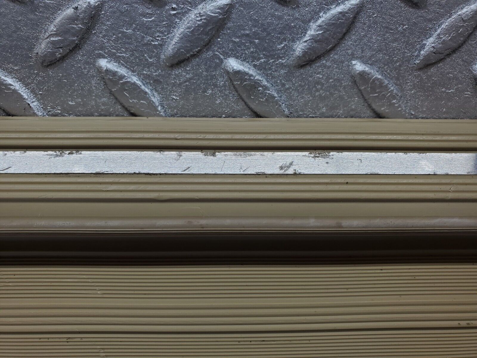 45617 Mercedes-Benz W126 420SE Rear Right Door Sill Trim Beige