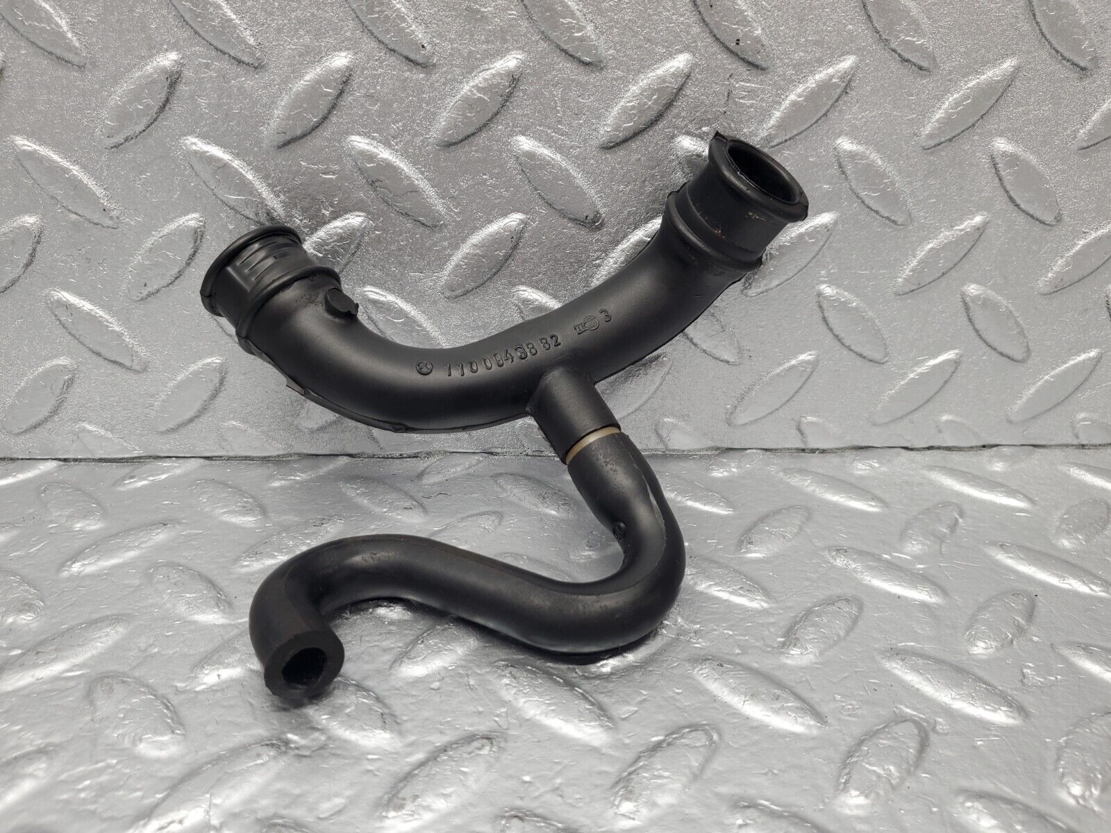 46659 Mercedes-Benz C123 280CE Coupe Air Intake Pipe 1100943882 1100944882