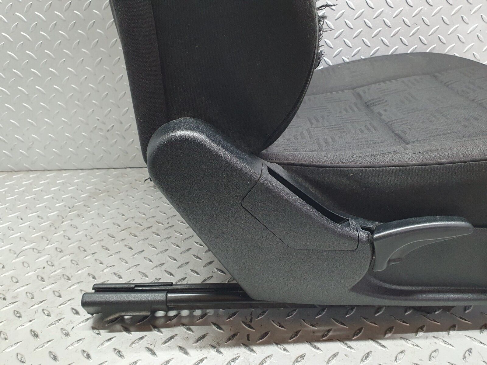 41813 Mercedes-Benz W202 C200 Front Right Passenger Seat