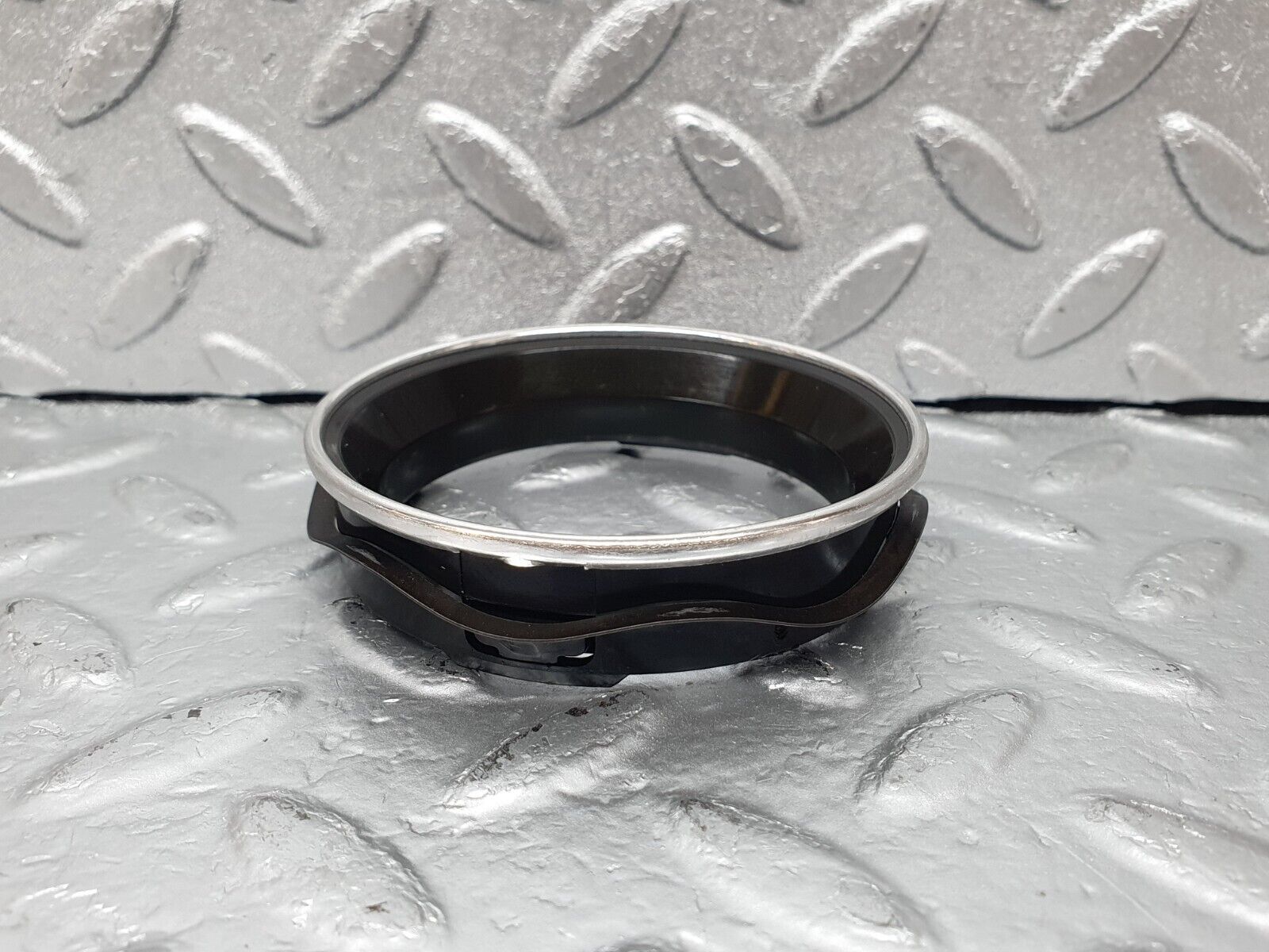 43986 Mercedes-Benz C123 230CE Coupe Dashboard Air Vent Chrome Bezel