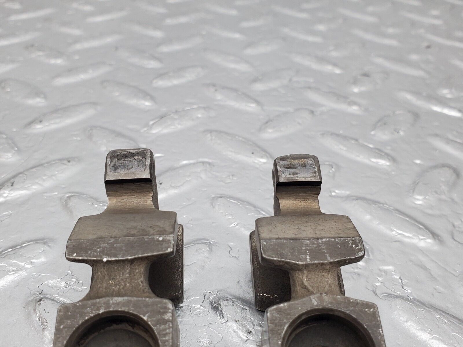 45478 Mercedes-Benz 280E M110.988 Valve Rocker Arm With Retaining Spring