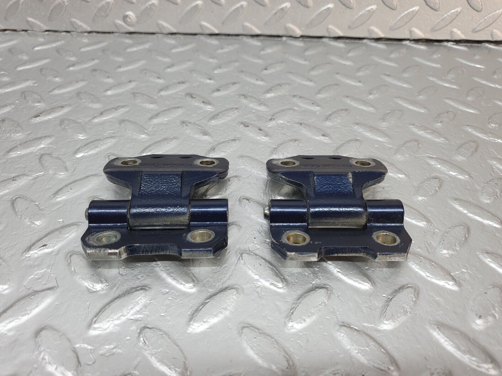 42317 Mercedes-Benz R129 320SL Coupe Door Hinge Right Side