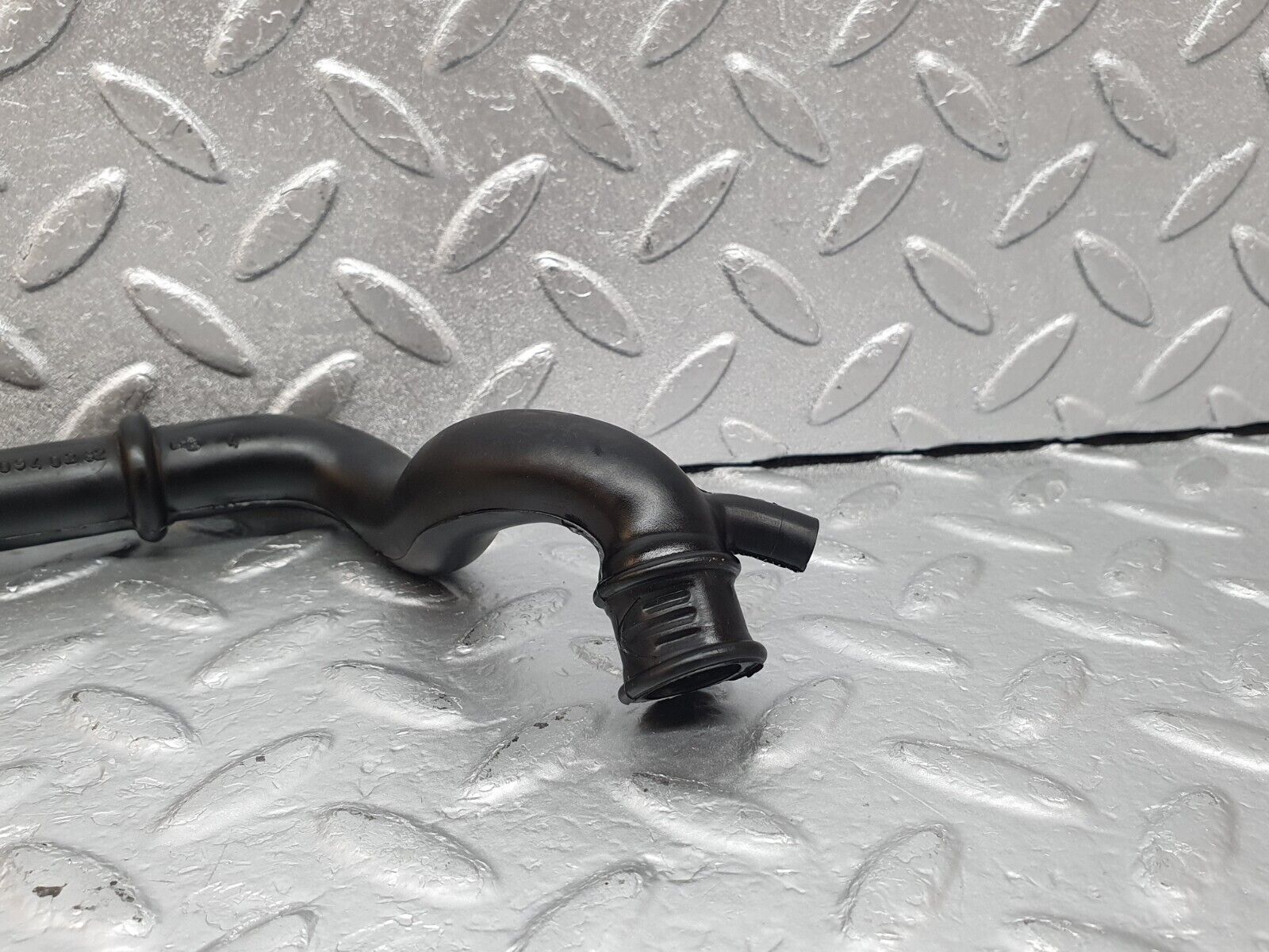 43959 Mercedes-Benz C123 230CE Coupe Air Intake Pipe 1020940282