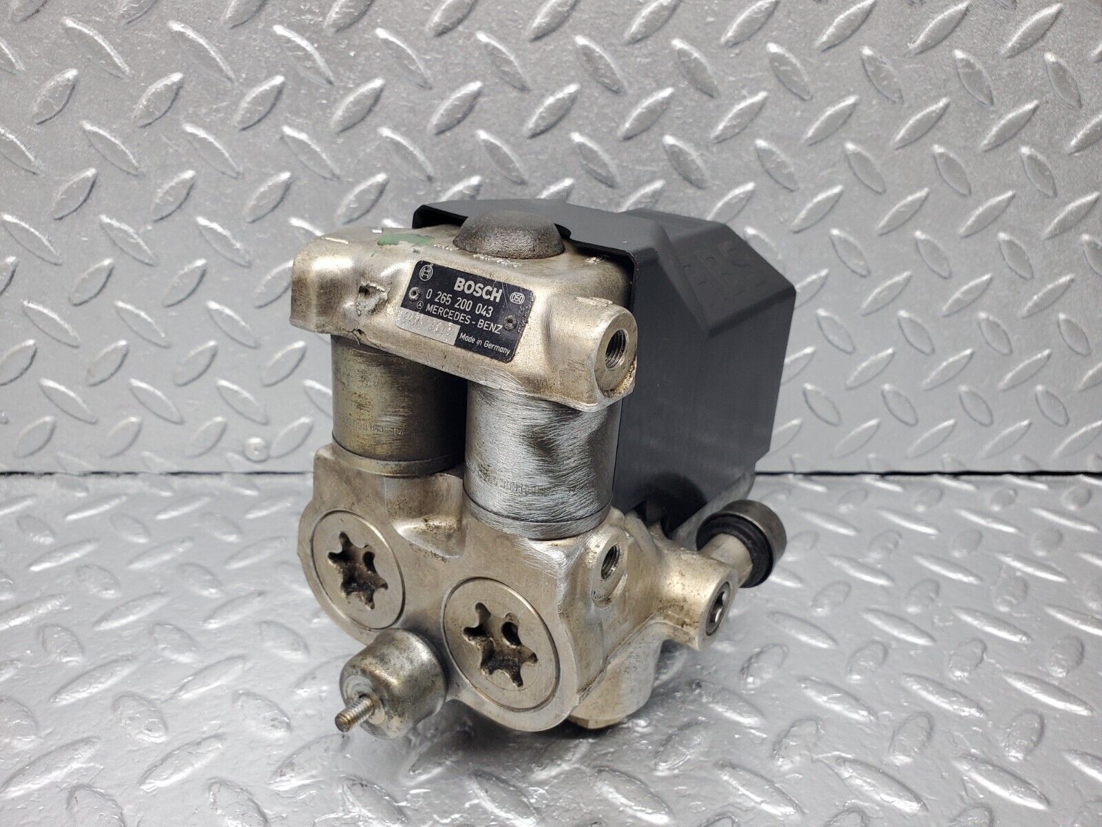 45835 Mercedes-Benz W126 420SE ABS Brake Pump Bosch 0265200043 0332002171