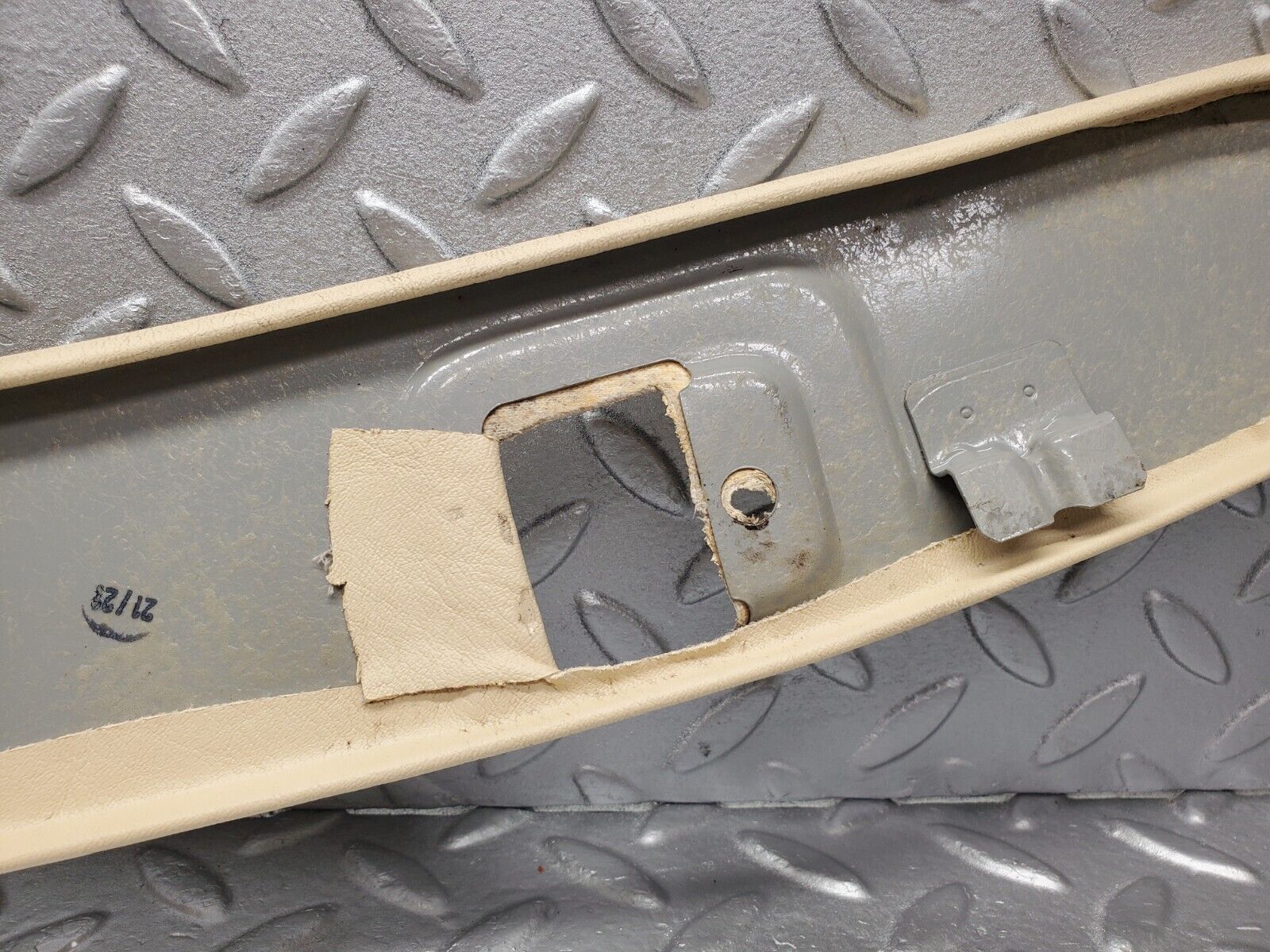 46807 Mercedes-Benz R129 320SL Coupe Headlining Cover Trim Beige 1298211451