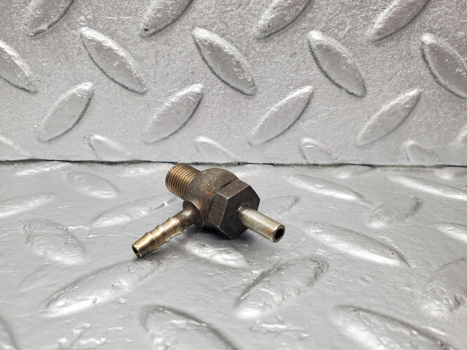 46713 Mercedes-Benz W123 280E Air Intake Manifold Vacuum Pipe Connector