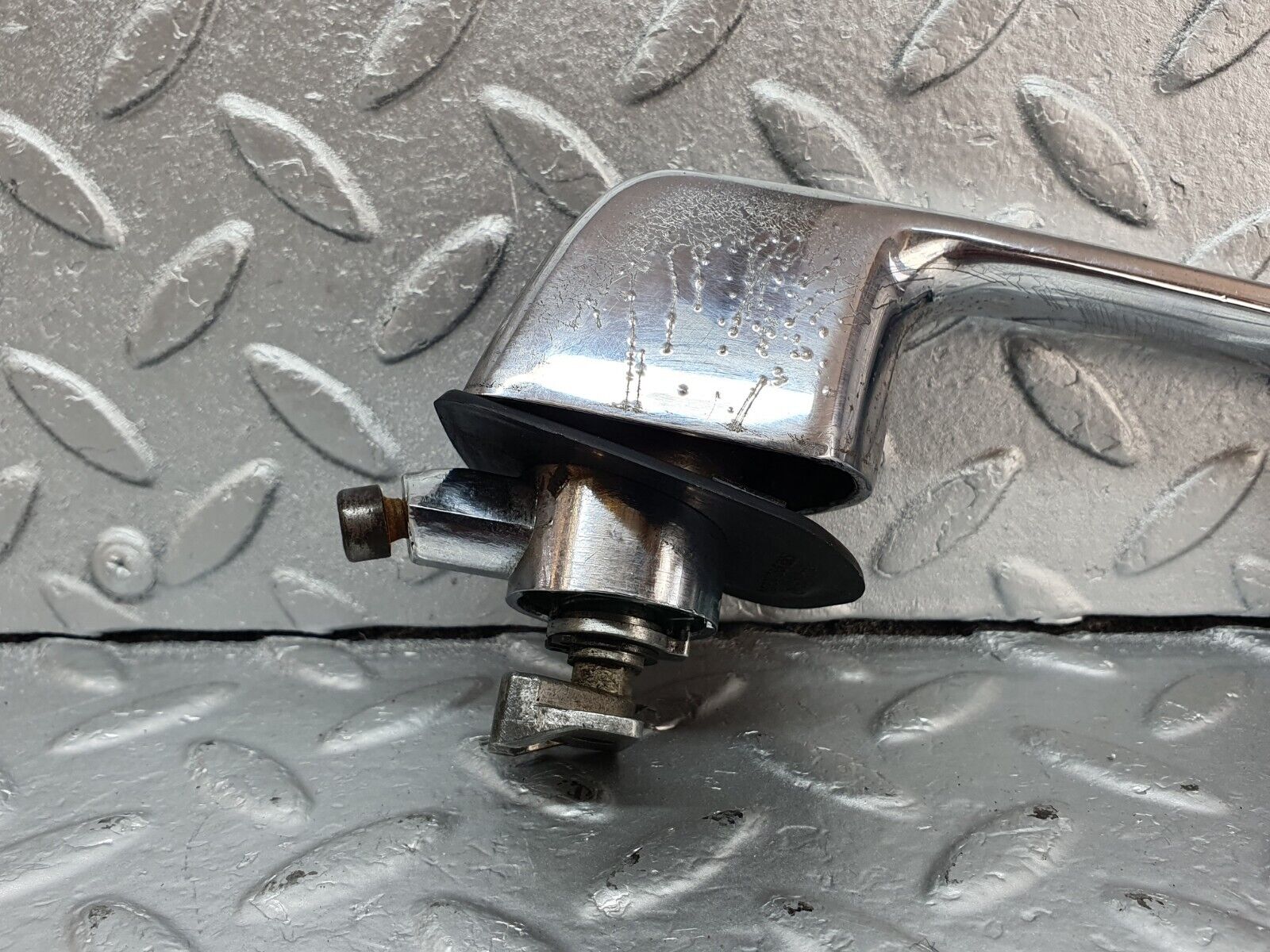 43160 Mercedes-Benz W108 280SE Front Left Door Exterior Handle No Key 1087661301 1087660905 1087661105