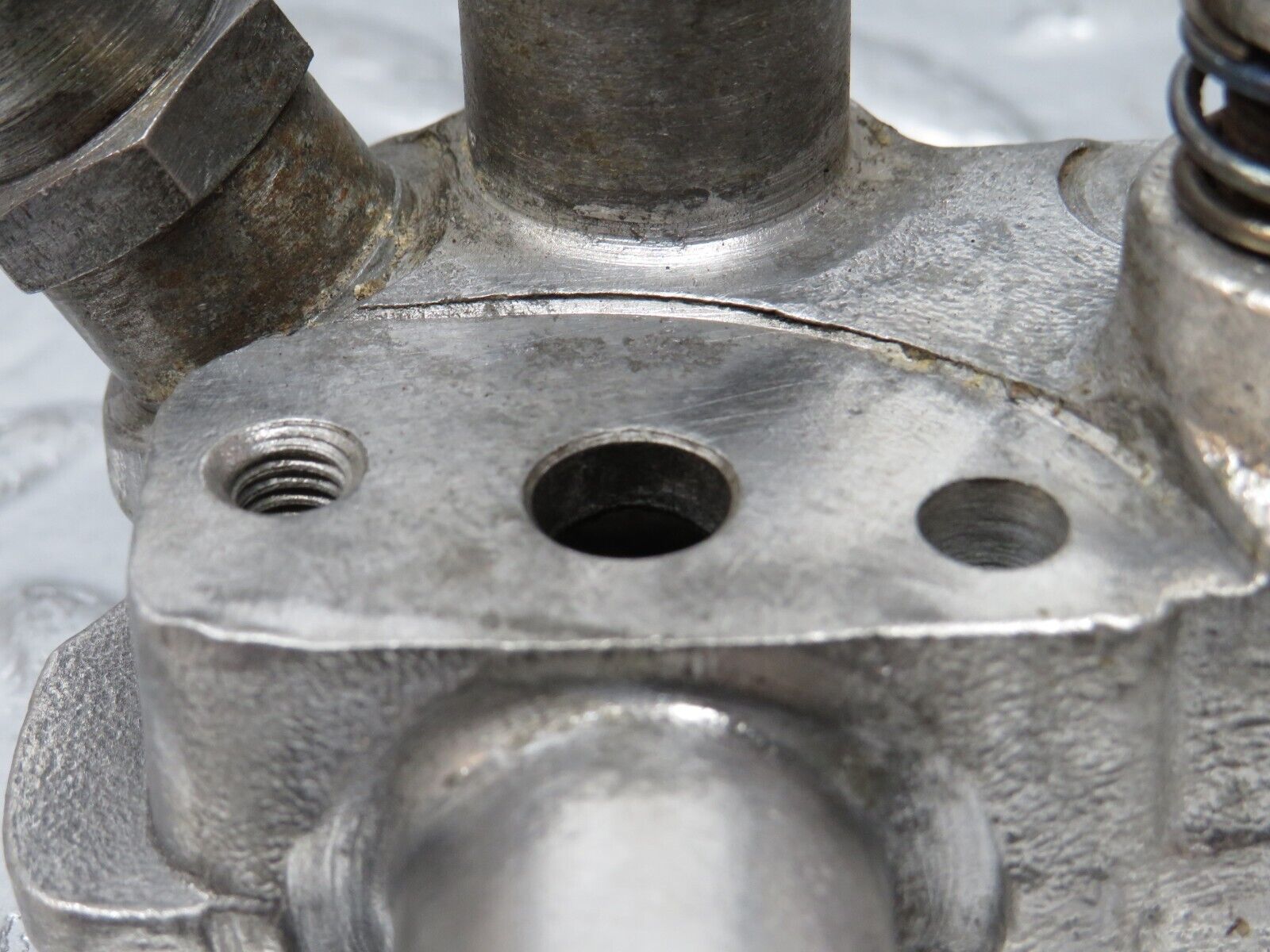 32974 Mercedes-Benz C107 R107 350 V8 Auxiliary Air Valve 1160940012