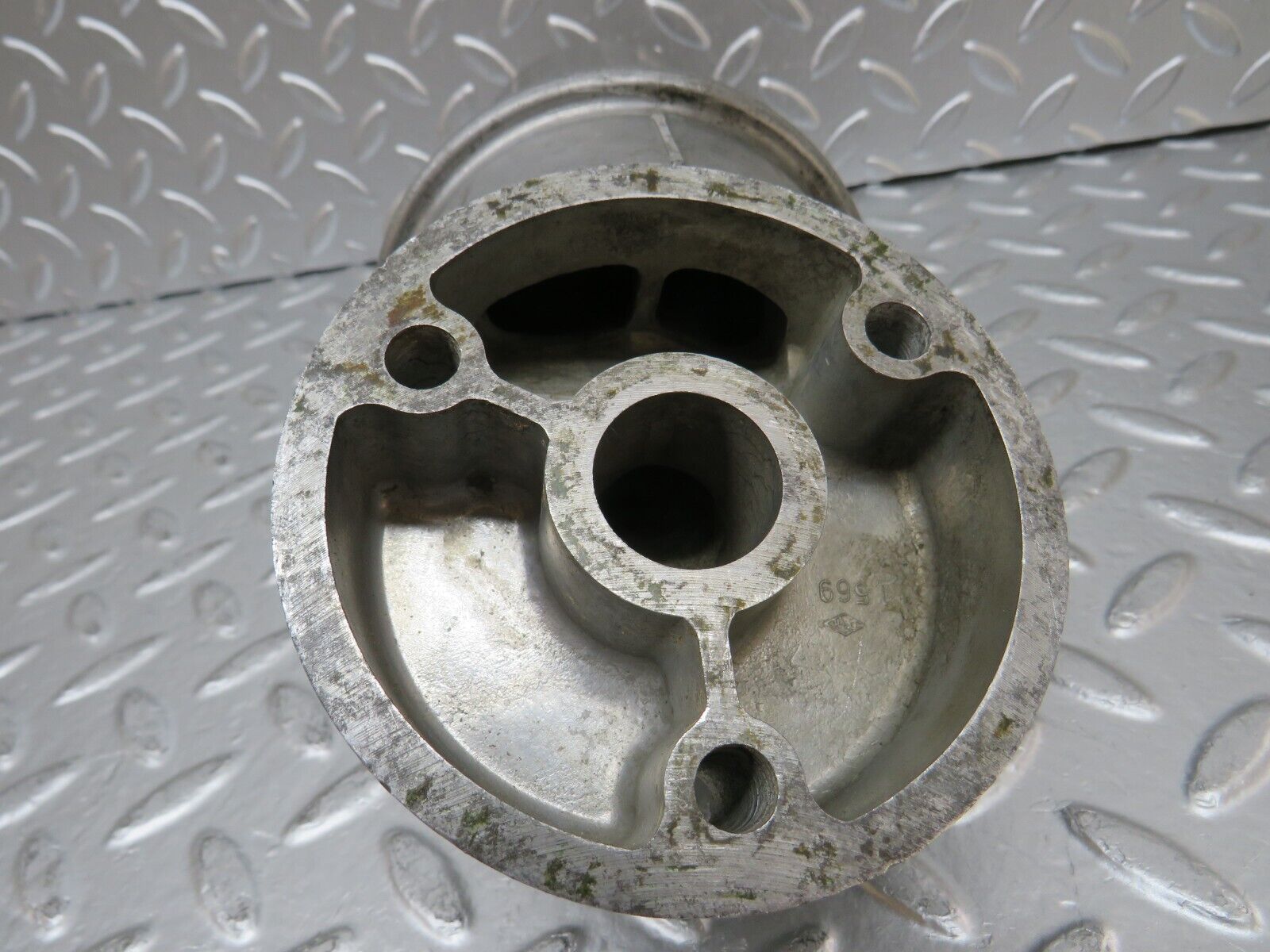 25094 Mercedes-Benz R107 C107 Oil Filter Housing 1161840309