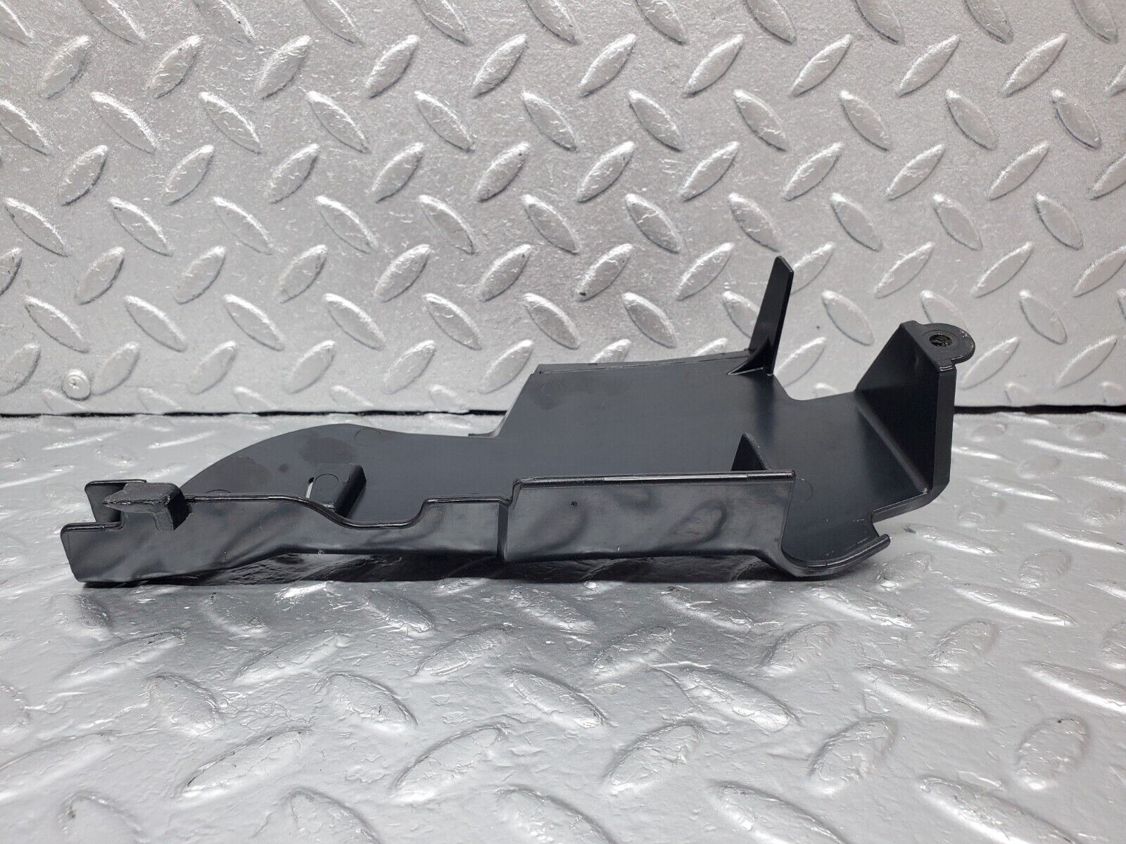 45611 Mercedes-Benz W126 420SE Front Right Door Lock Inner Cover 1267230408