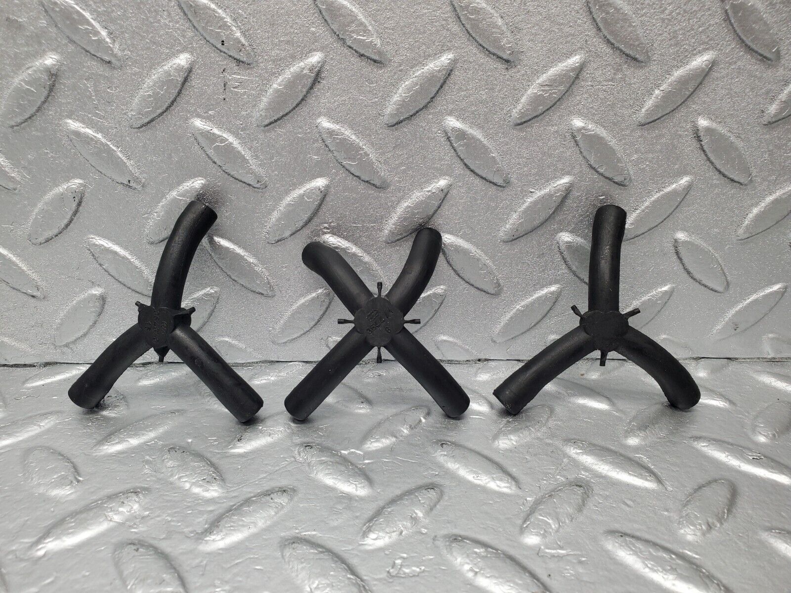 46674 Mercedes-Benz C123 280CE Coupe Vacuum Pipe Hose Distributor