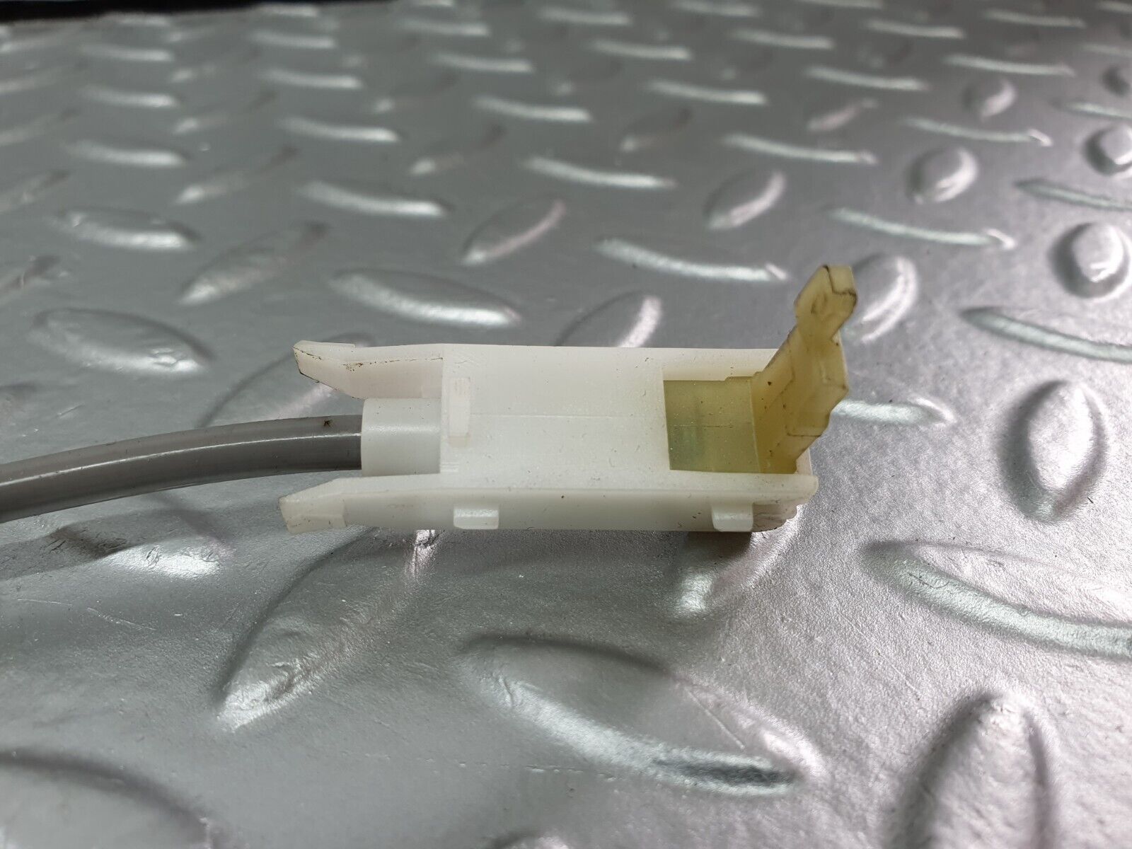 42126 Mercedes-Benz W202 C200 Control Cable Parking Interlock 2082900385