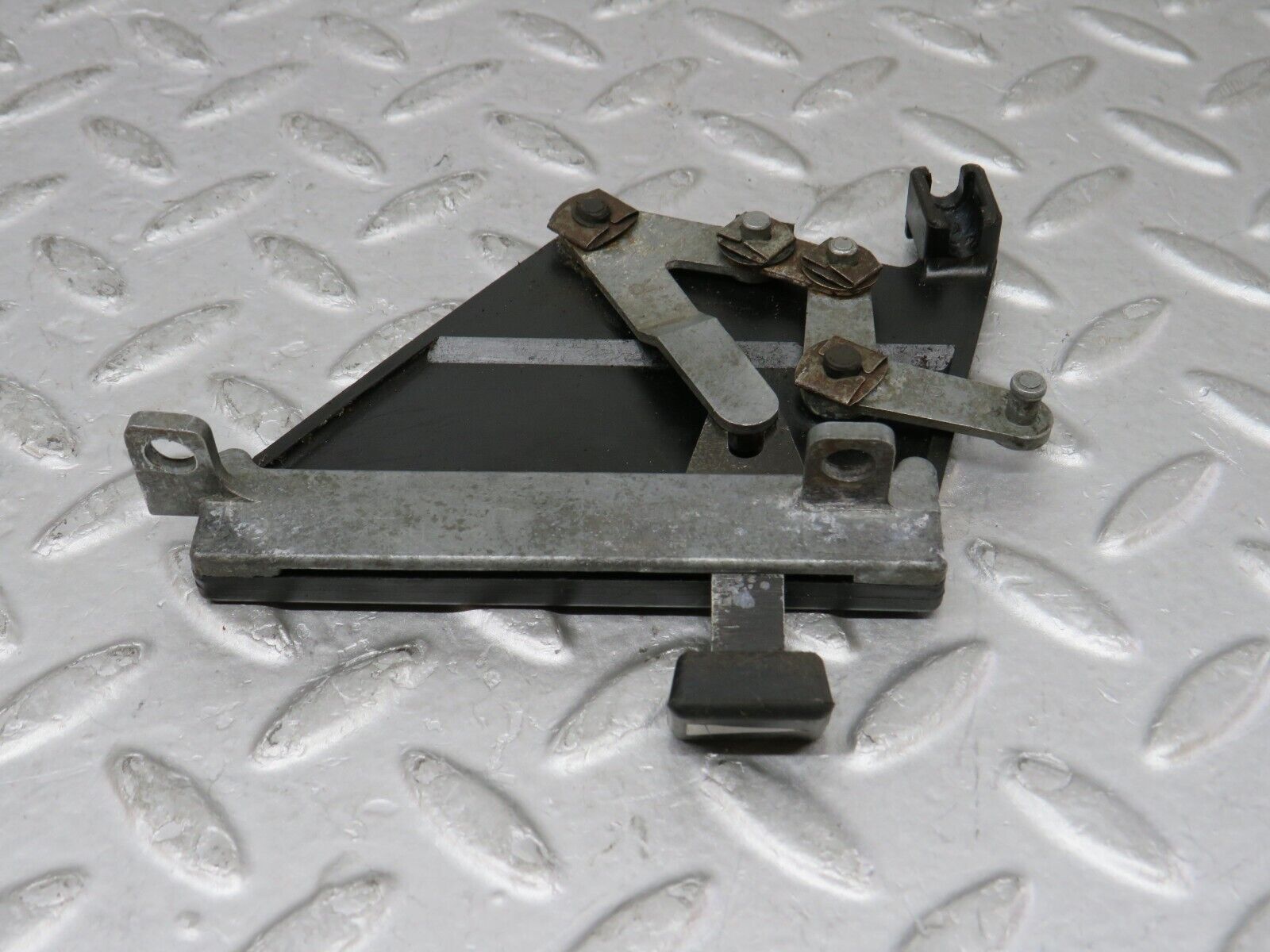 35540 Mercedes-Benz R107 280SL Air Vent Control Lever Right 1078300485