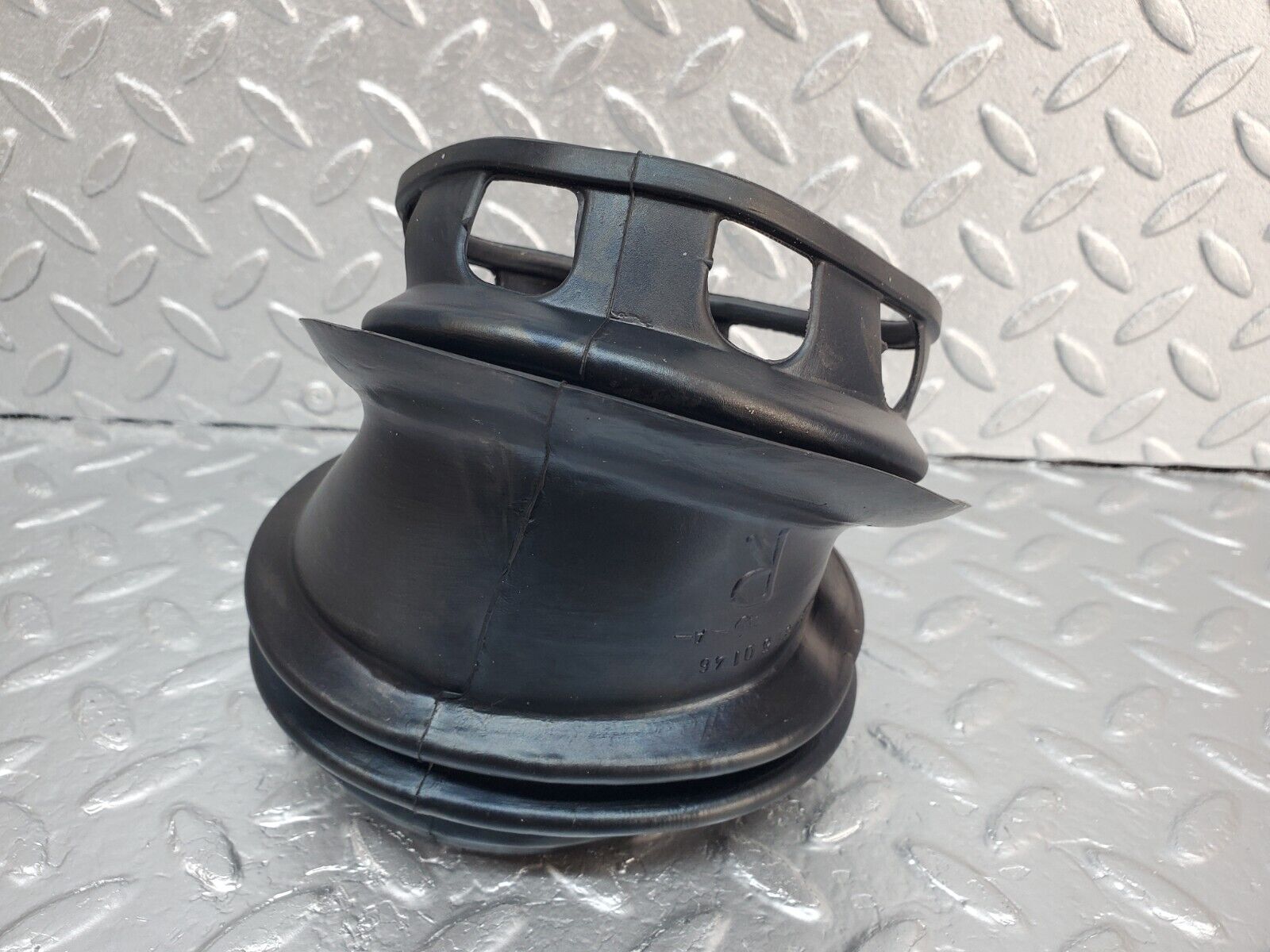 45672 Mercedes-Benz W126 420SE Fuse Box Rubber Grommet 1265450146